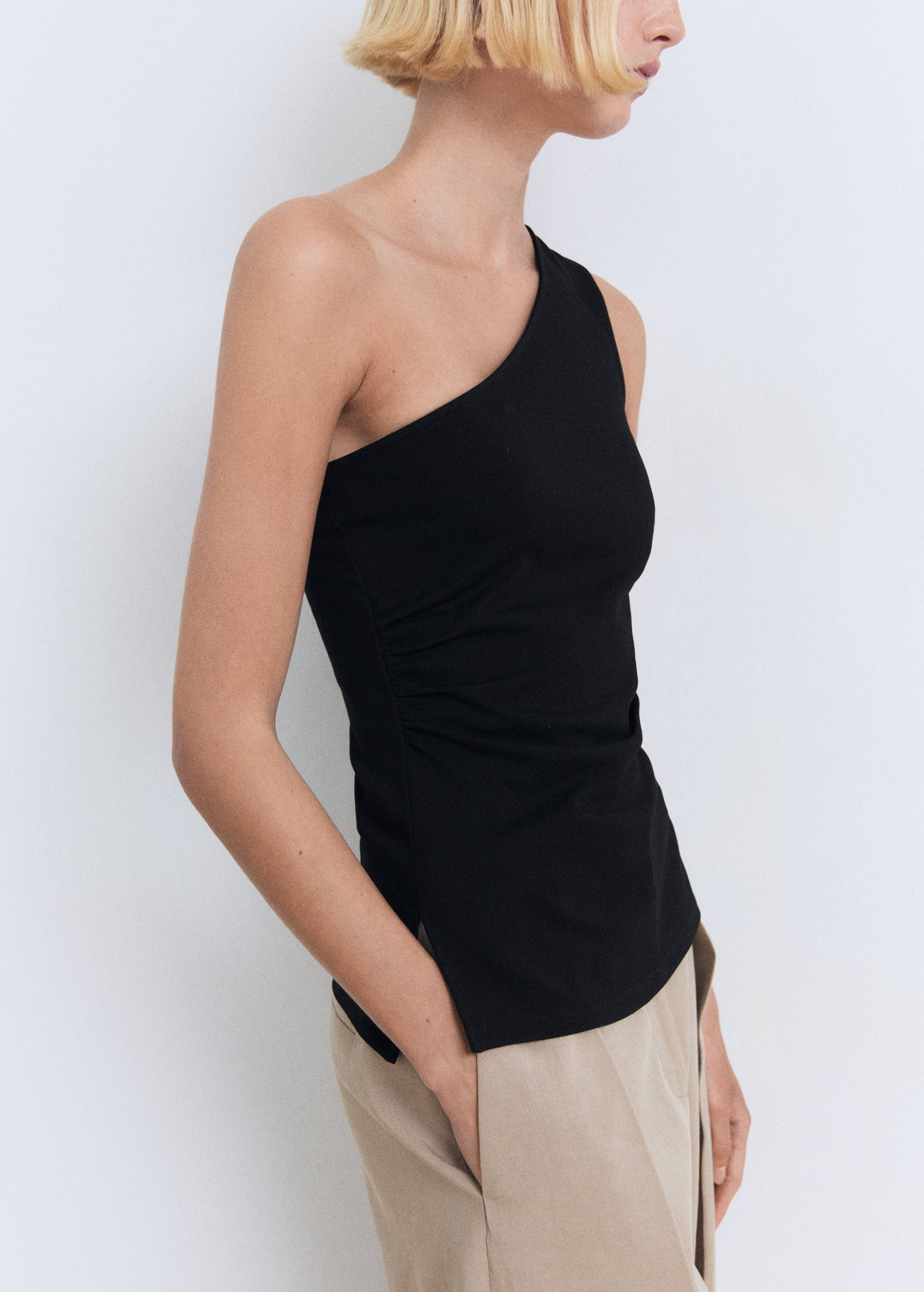 Asymmetrical draped top - Details of the article 3