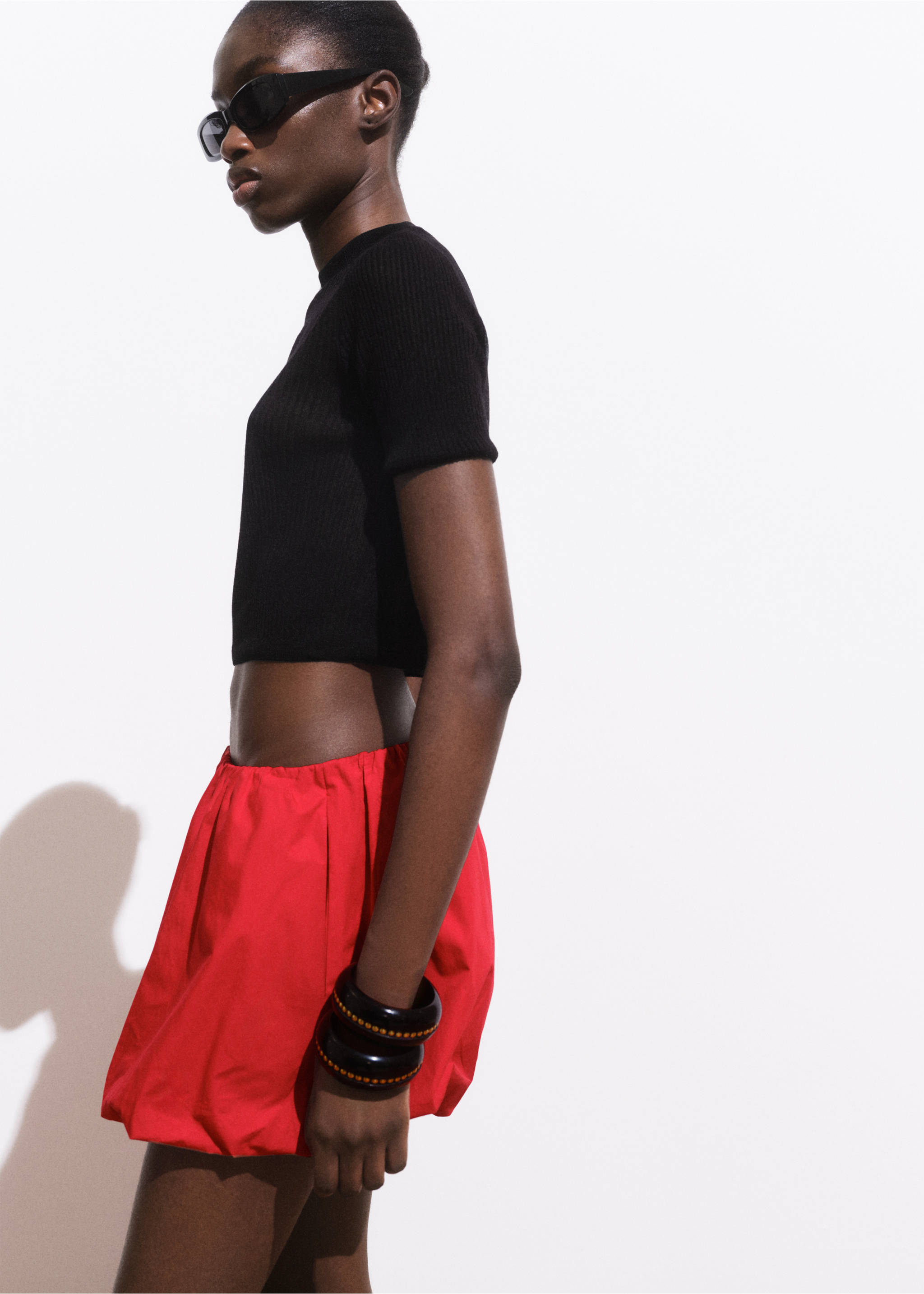 Balloon mini-shorts - Details of the article 1, Red. Ref: 17031274-00.