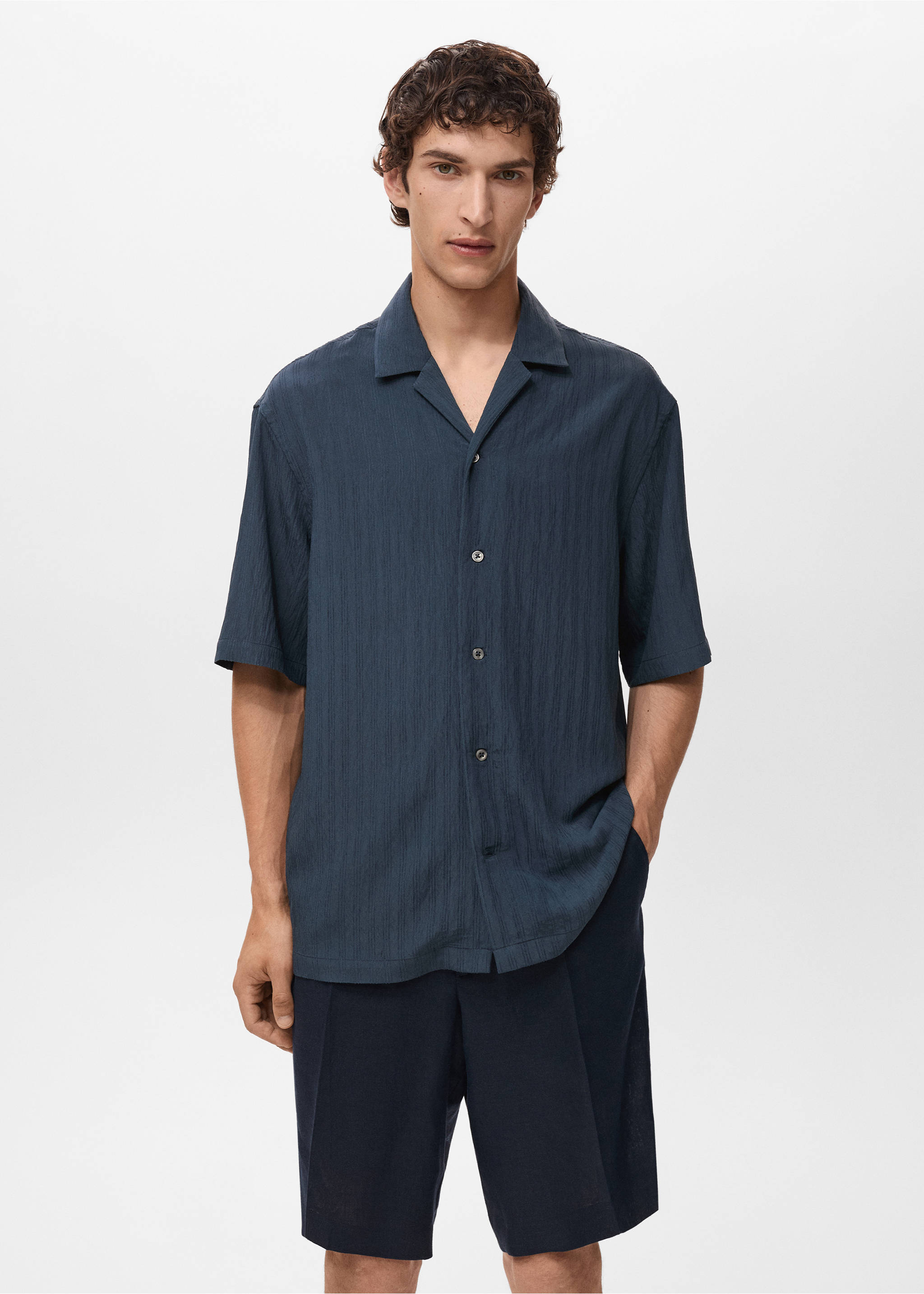 Chemise brodée à rayures - Plan moyen, Bleu marine. Ref: 17031275-00.