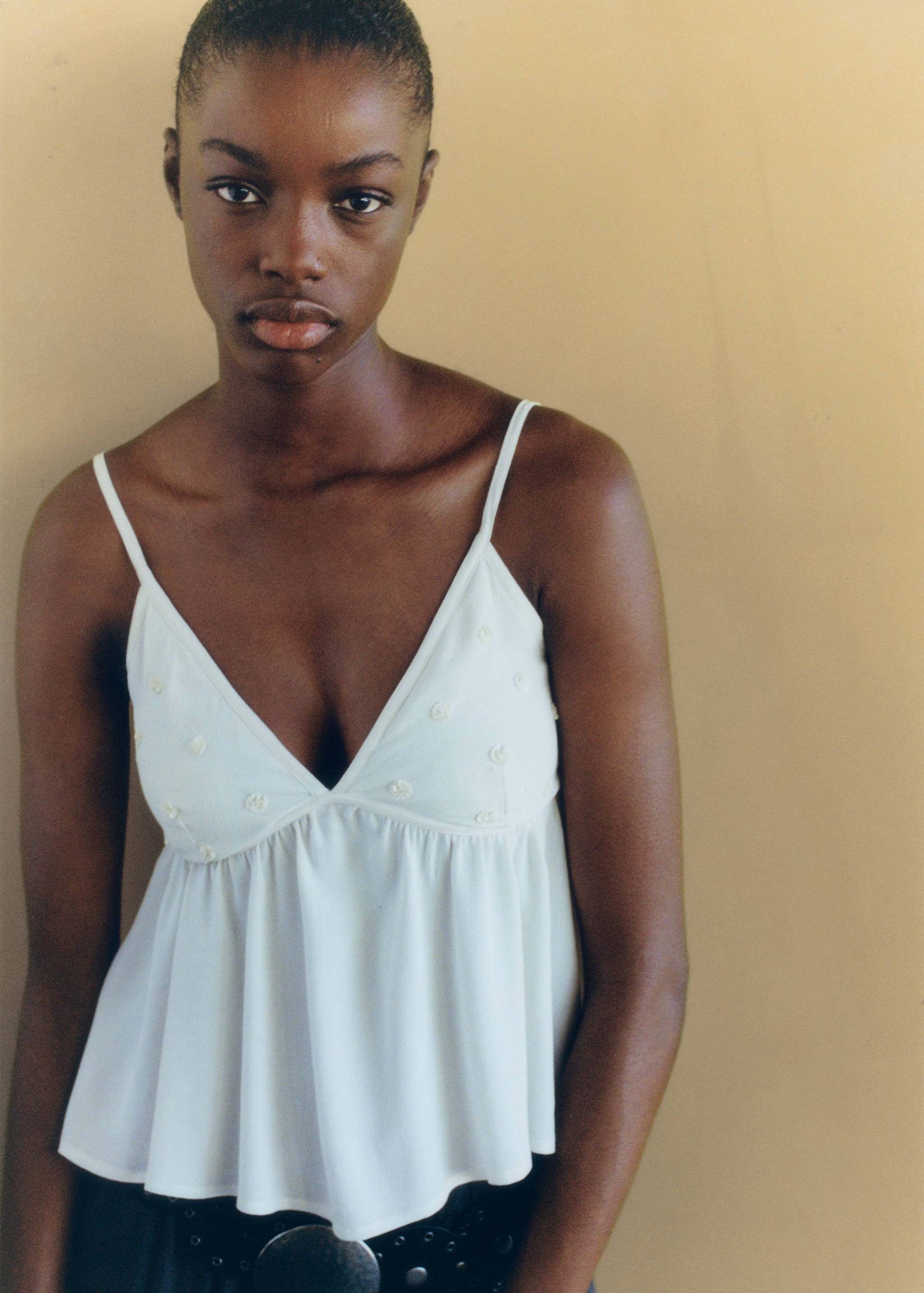 Knitted top with sequin detail - Details of the article 5