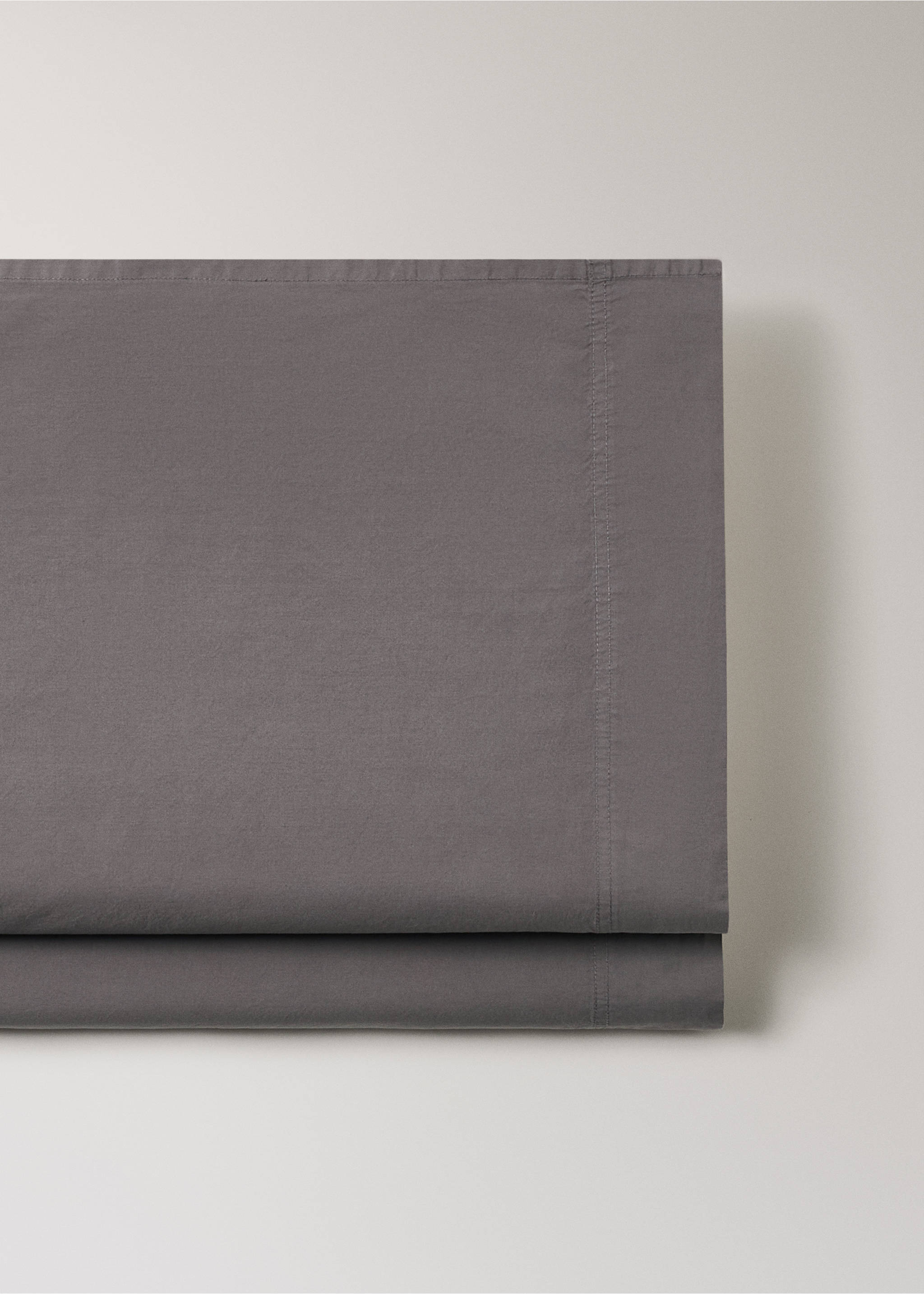 Cotton poplin double-stitched top sheet for 135/140 cm bed - Details of the article 2, Grey. Ref: 17031534-00.
