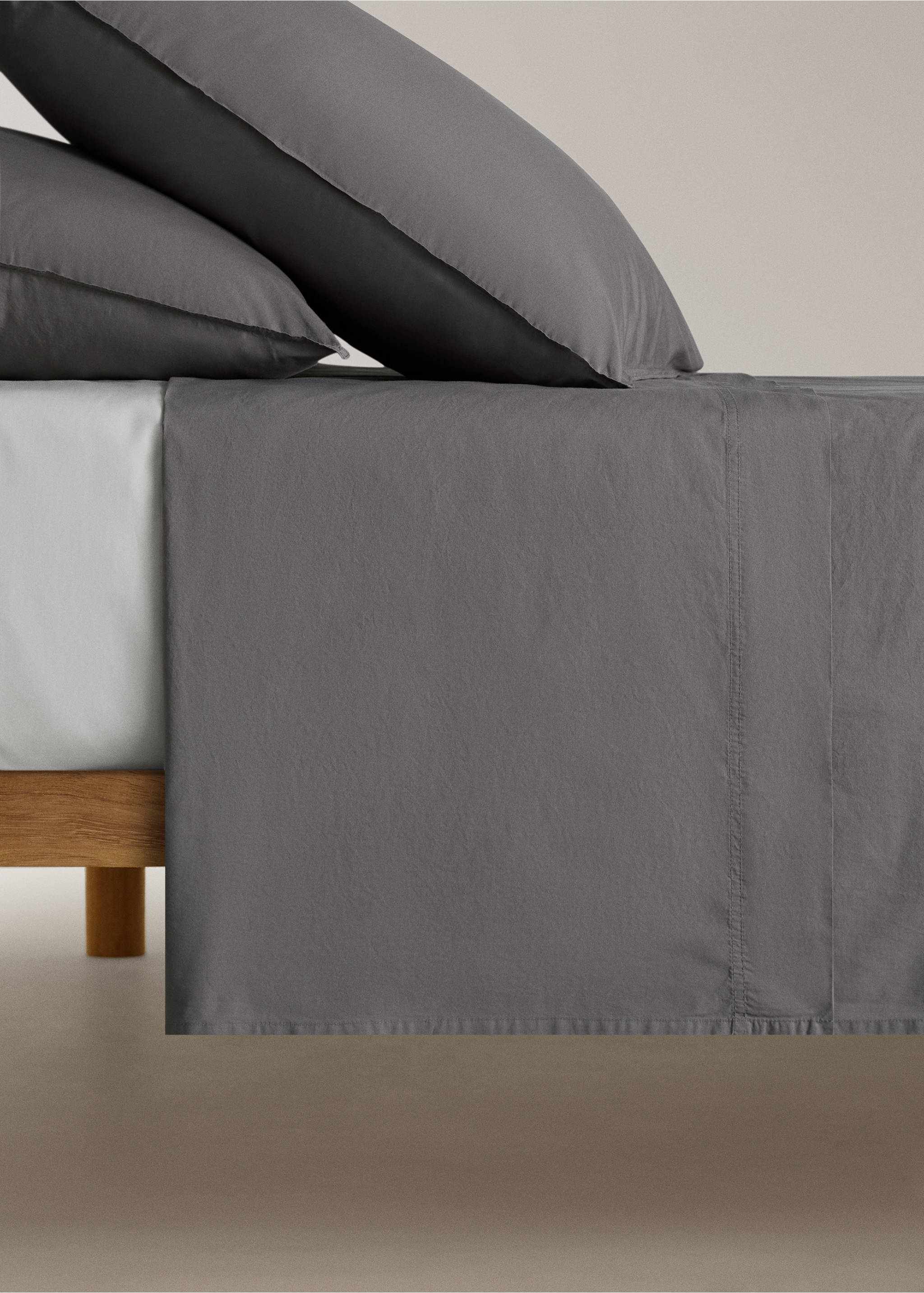 Cotton poplin double-stitched top sheet for 135/140 cm bed - Article without model, Grey. Ref: 17031534-00.