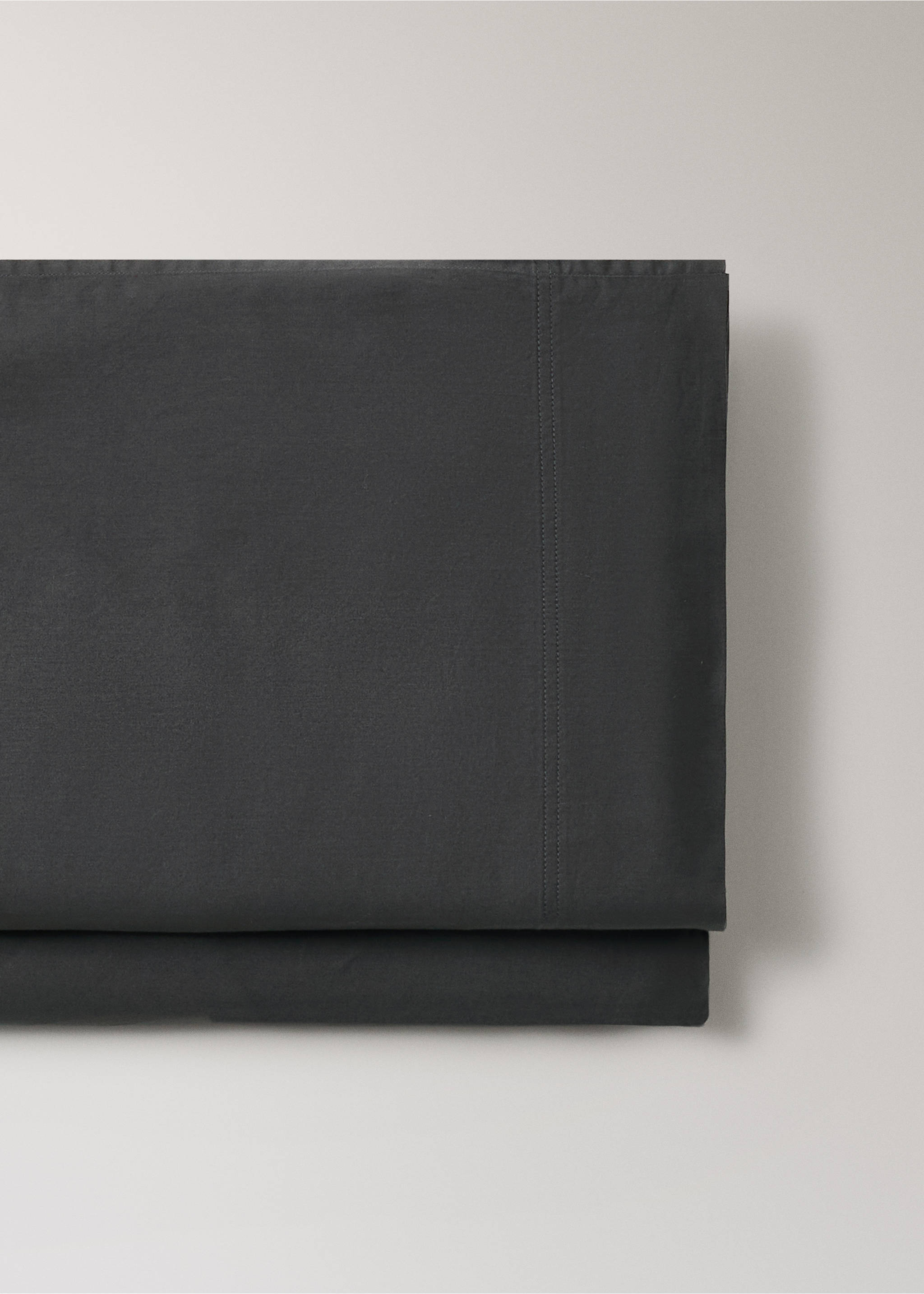 Dark grey flat sheet detail., Charcoal. Ref: 17031540-00.