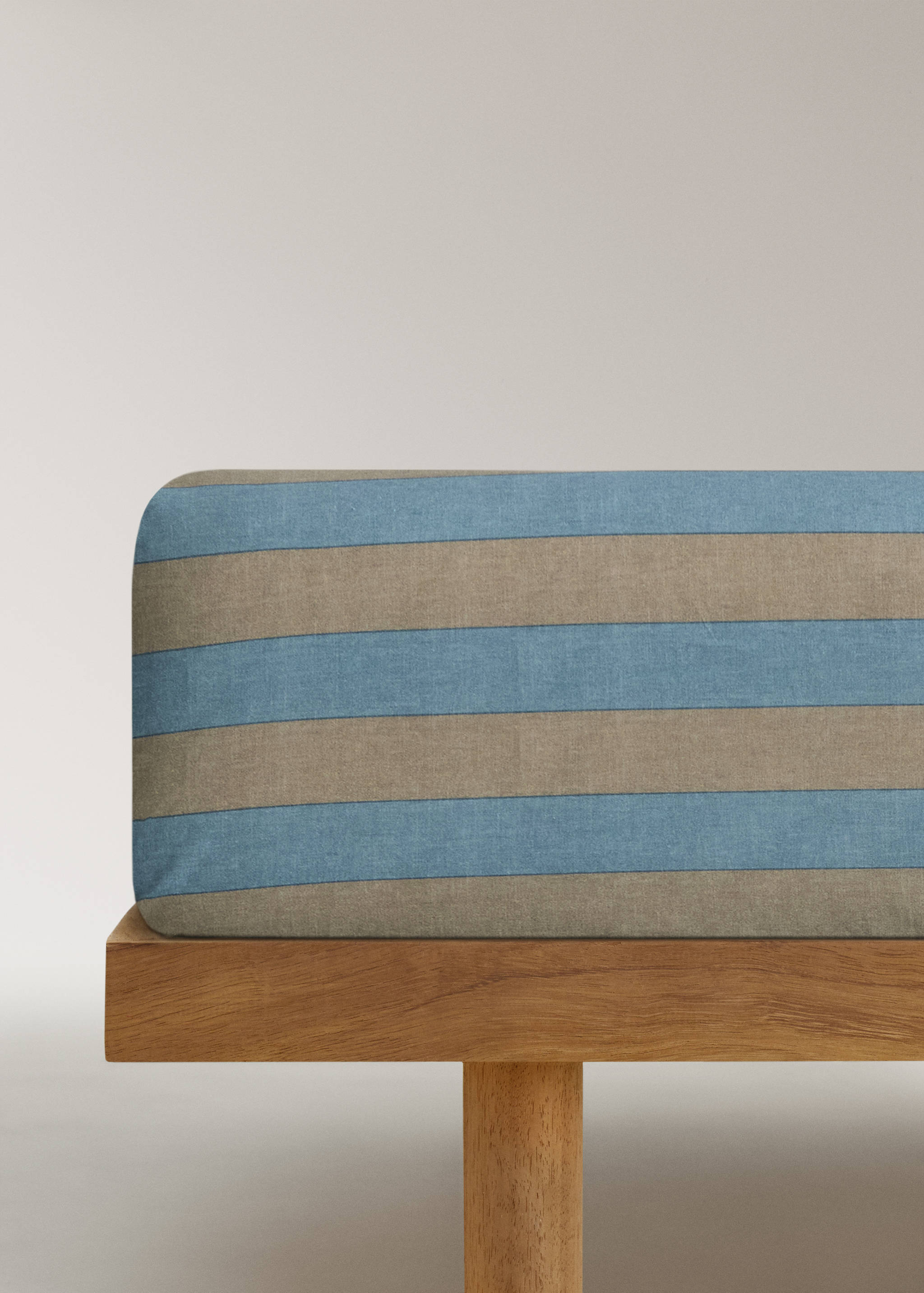 Children's Kodak-striped fitted sheet for 90 cm bed - Article without model