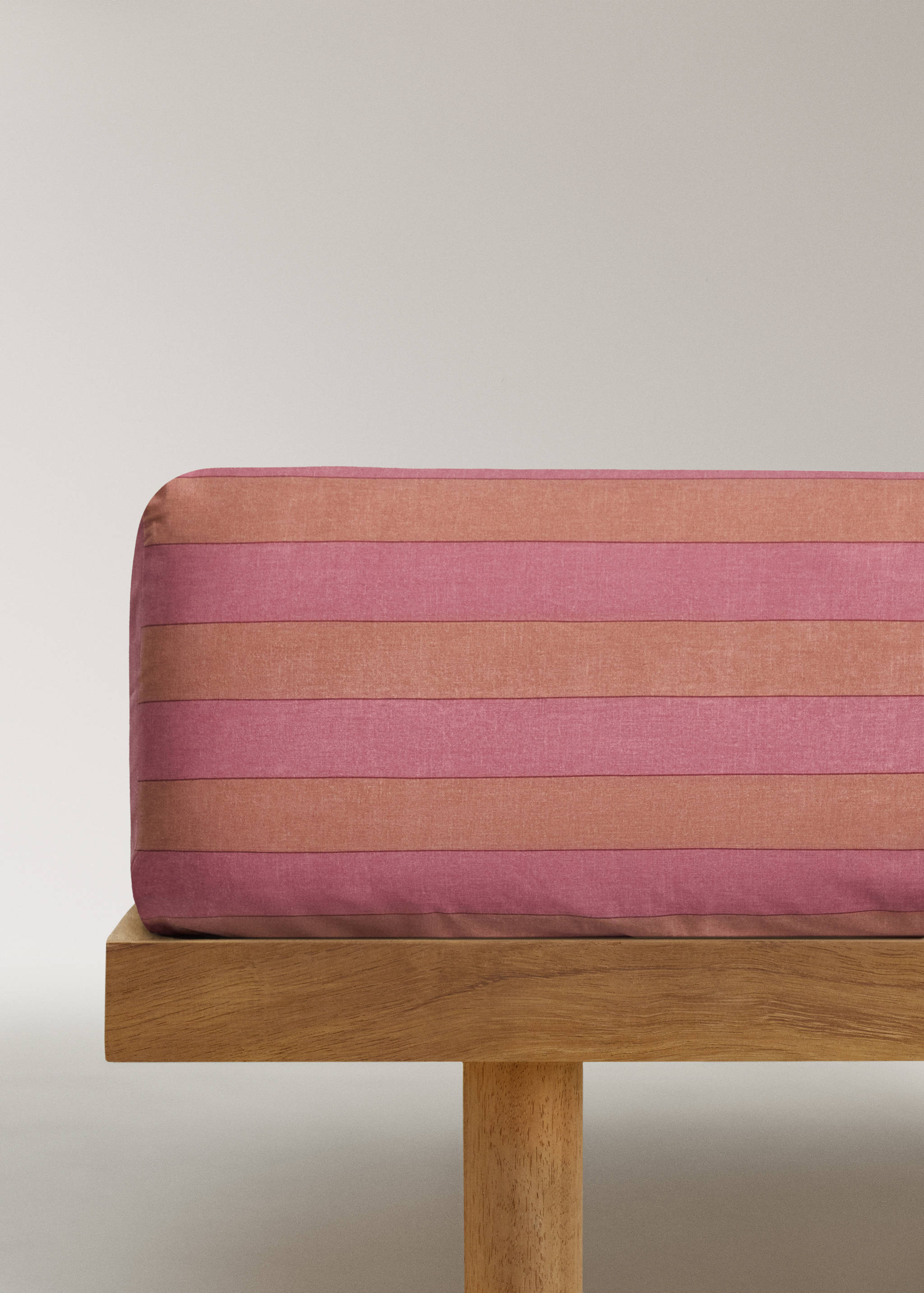 Children's Kodak-striped fitted sheet for 90 cm bed - Article without model