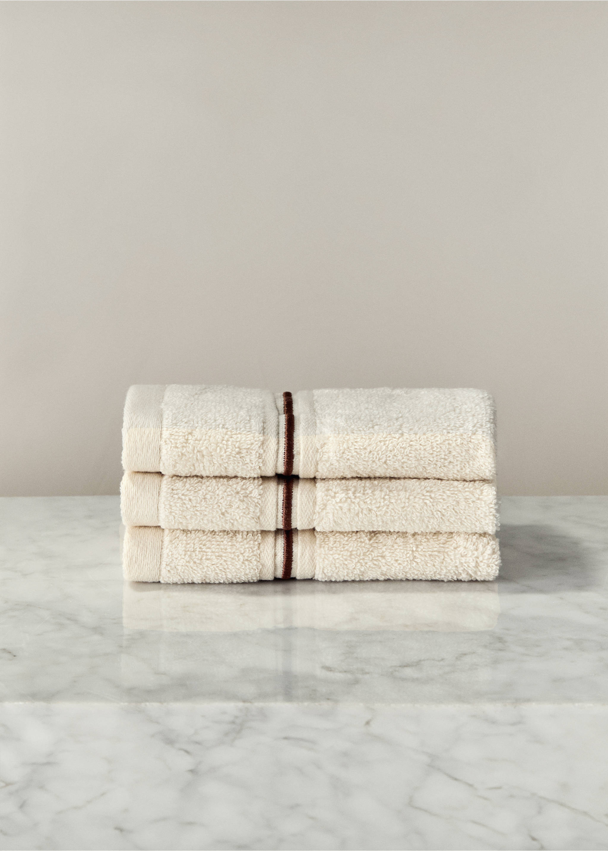 Set of 3 cotton towels with embroidered scalloped edges - General plane, White. Ref: 17031573-00.