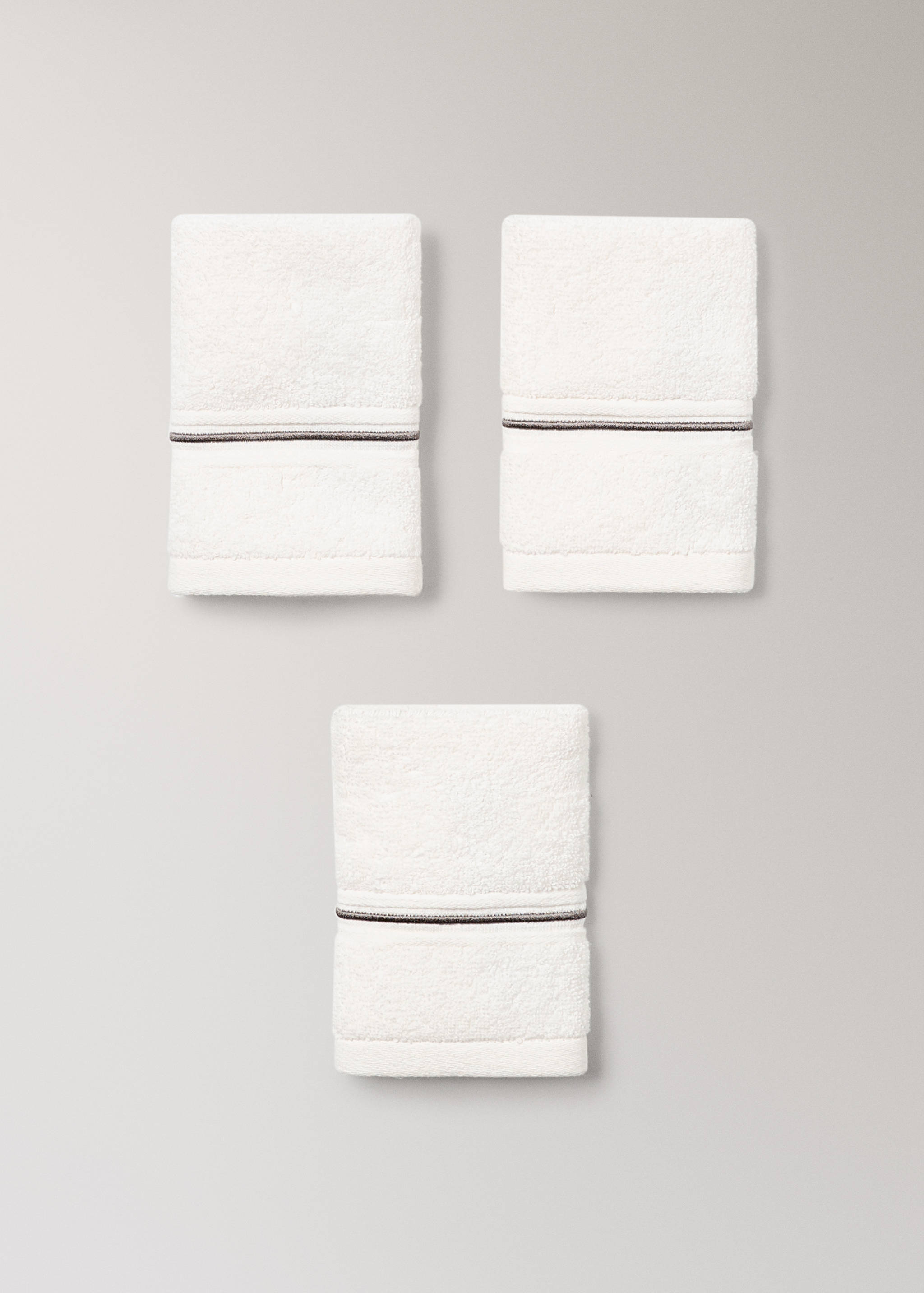 Set of 3 cotton towels with embroidered scalloped edges - Details of the article 3