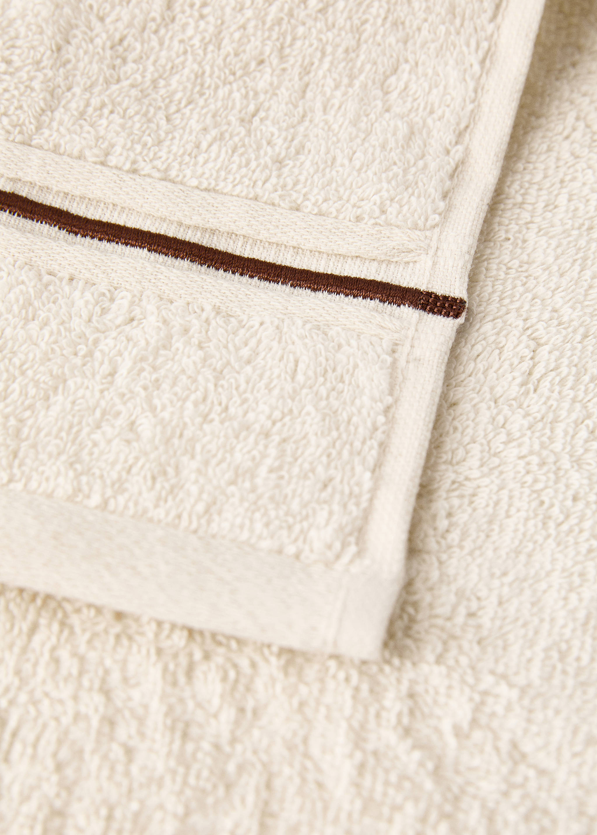 Set of 3 cotton towels with embroidered scalloped edges - Details of the article 2