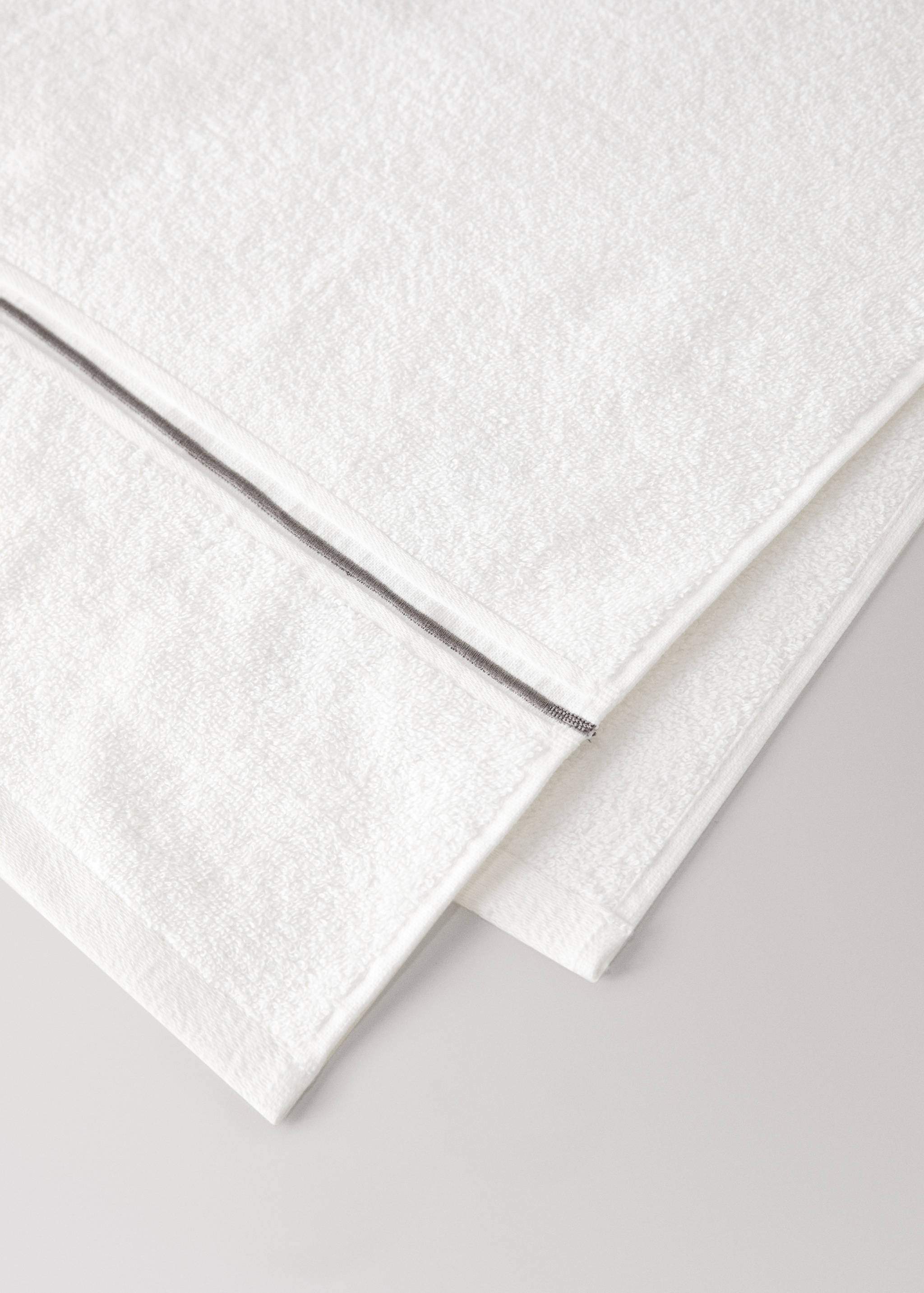 Serviette de toilette en coton feston brodé - Détail de l'article 1
