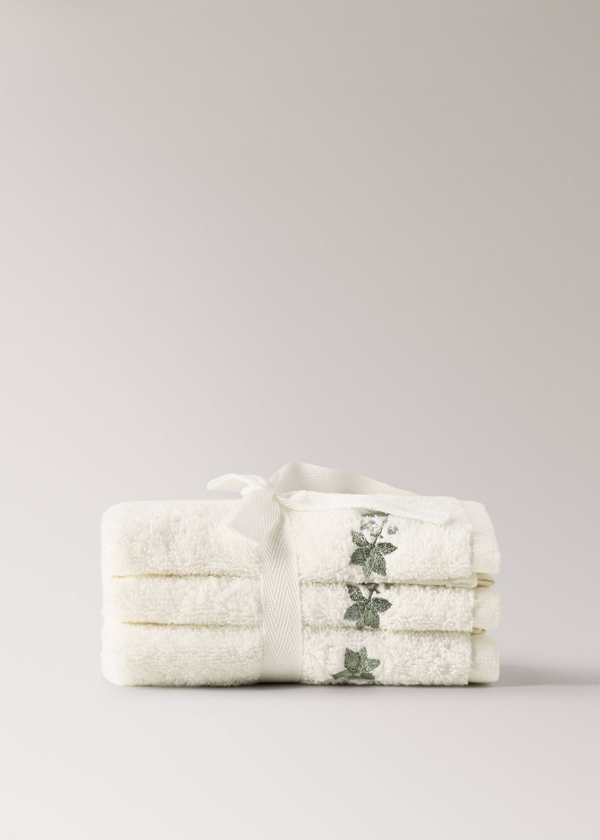 Lot de 3 serviettes fleur brodée - Article sans modèle