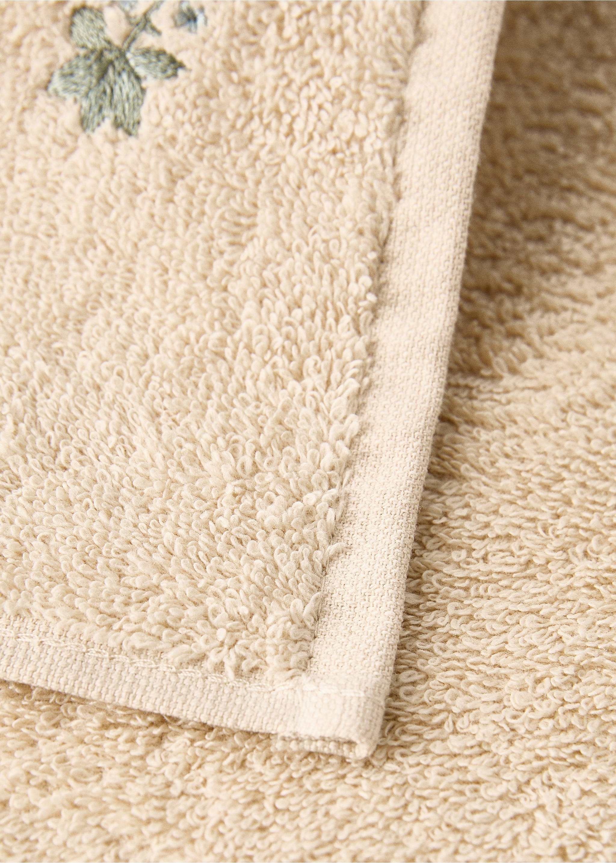 Lot de 3 serviettes fleur brodée - Détail de l'article 2, Sable. Ref: 17031577-00.