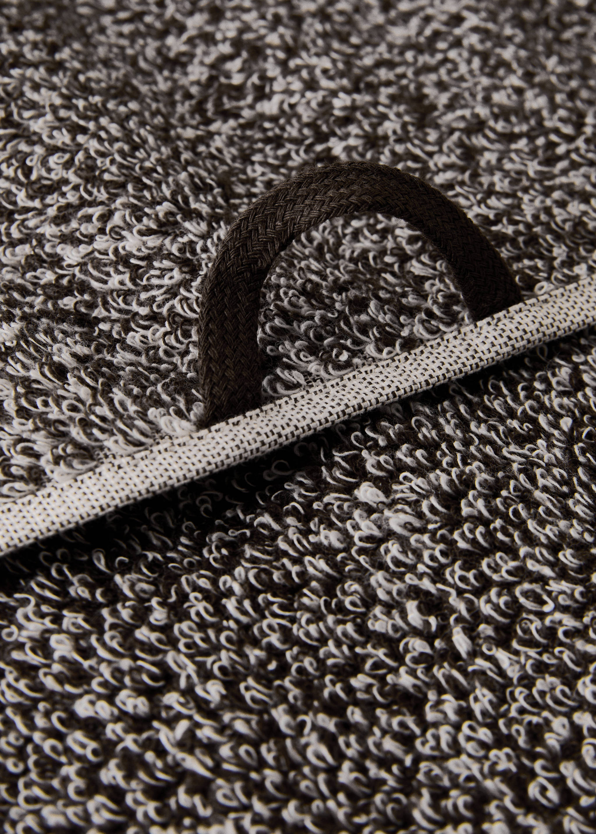 Cotton-blend two-tone guest towel - Details of the article 3