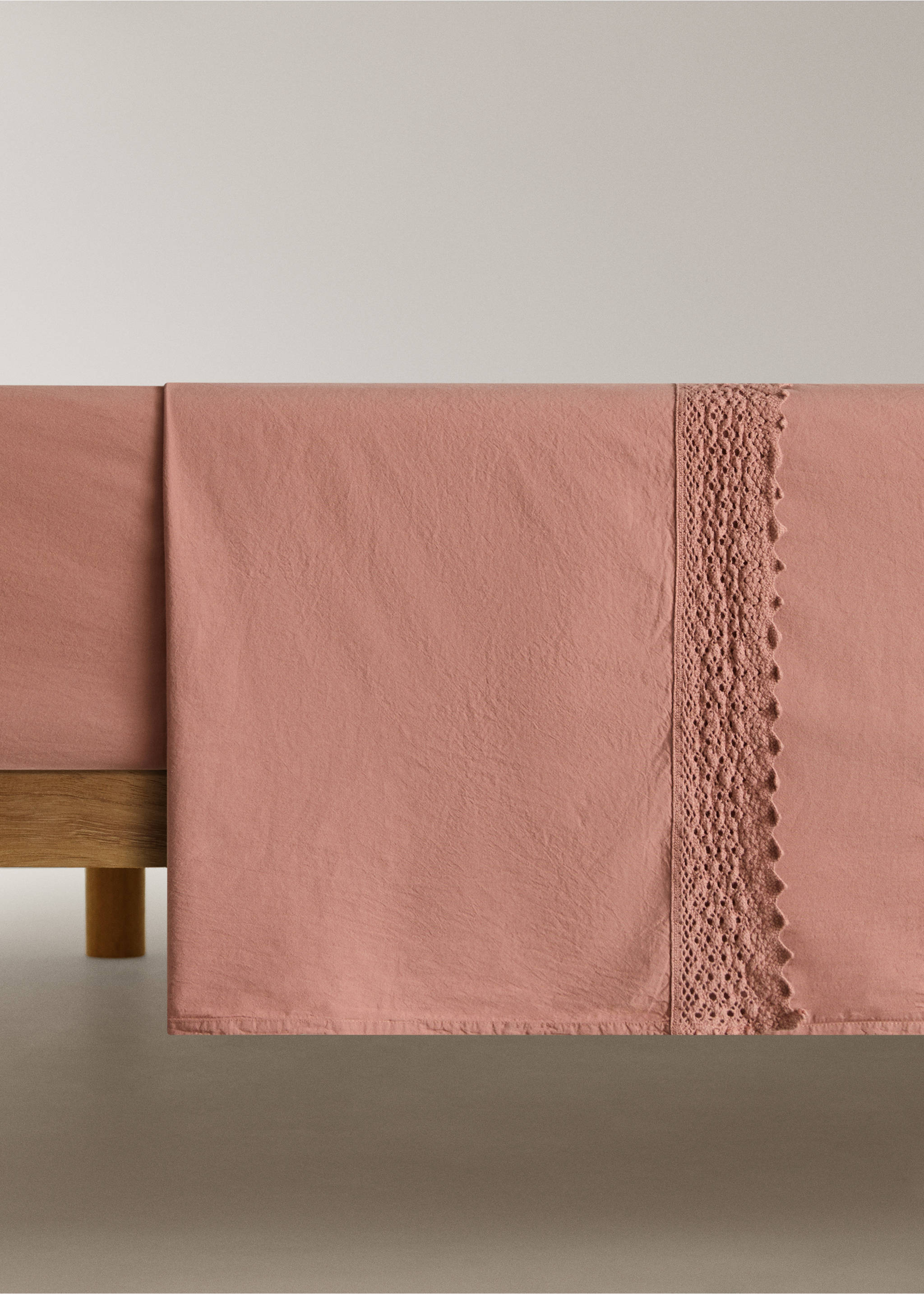 Drap plat percale de coton lavé dentelle lit 150/160 cm - Article sans modèle, Marron moyen. Ref: 17031597-00.