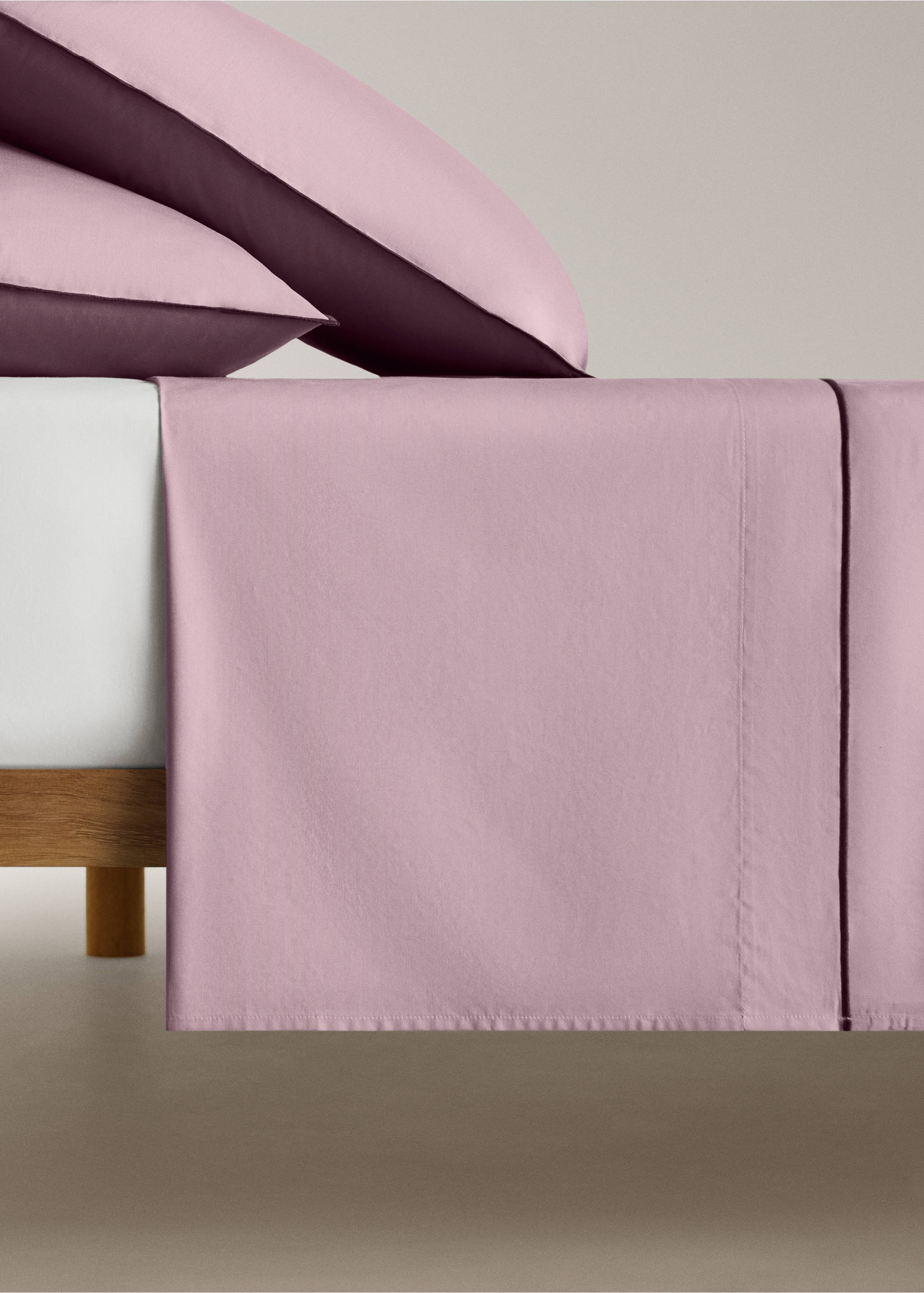 200-thread count percale cotton top sheet with contrasting overlock for 200 cm bed - Article without model, Plum. Ref: 17031607-00.