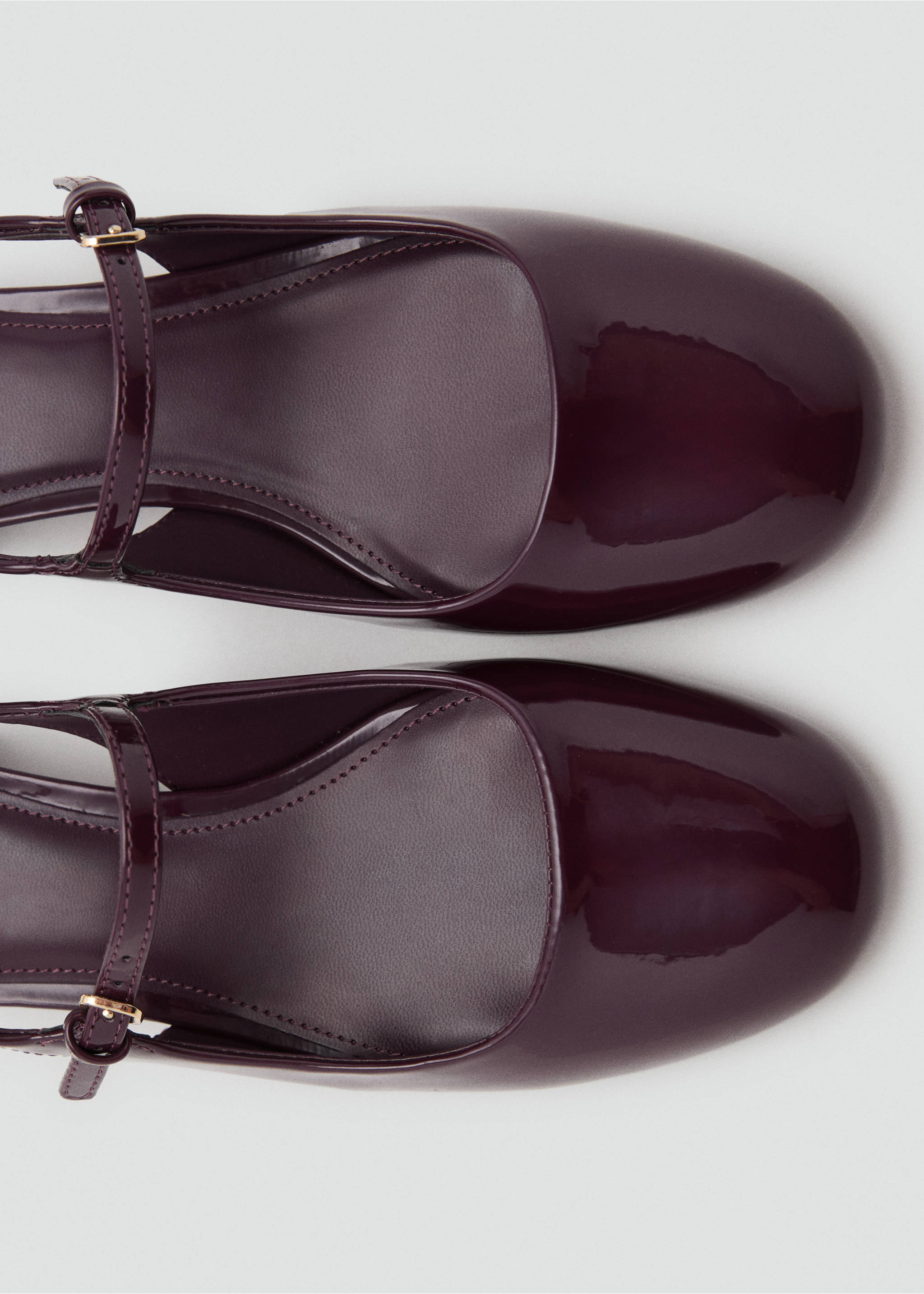 Patent leather block-heel shoes - Details of the article 2, Burgundy. Ref: 17032031-00.