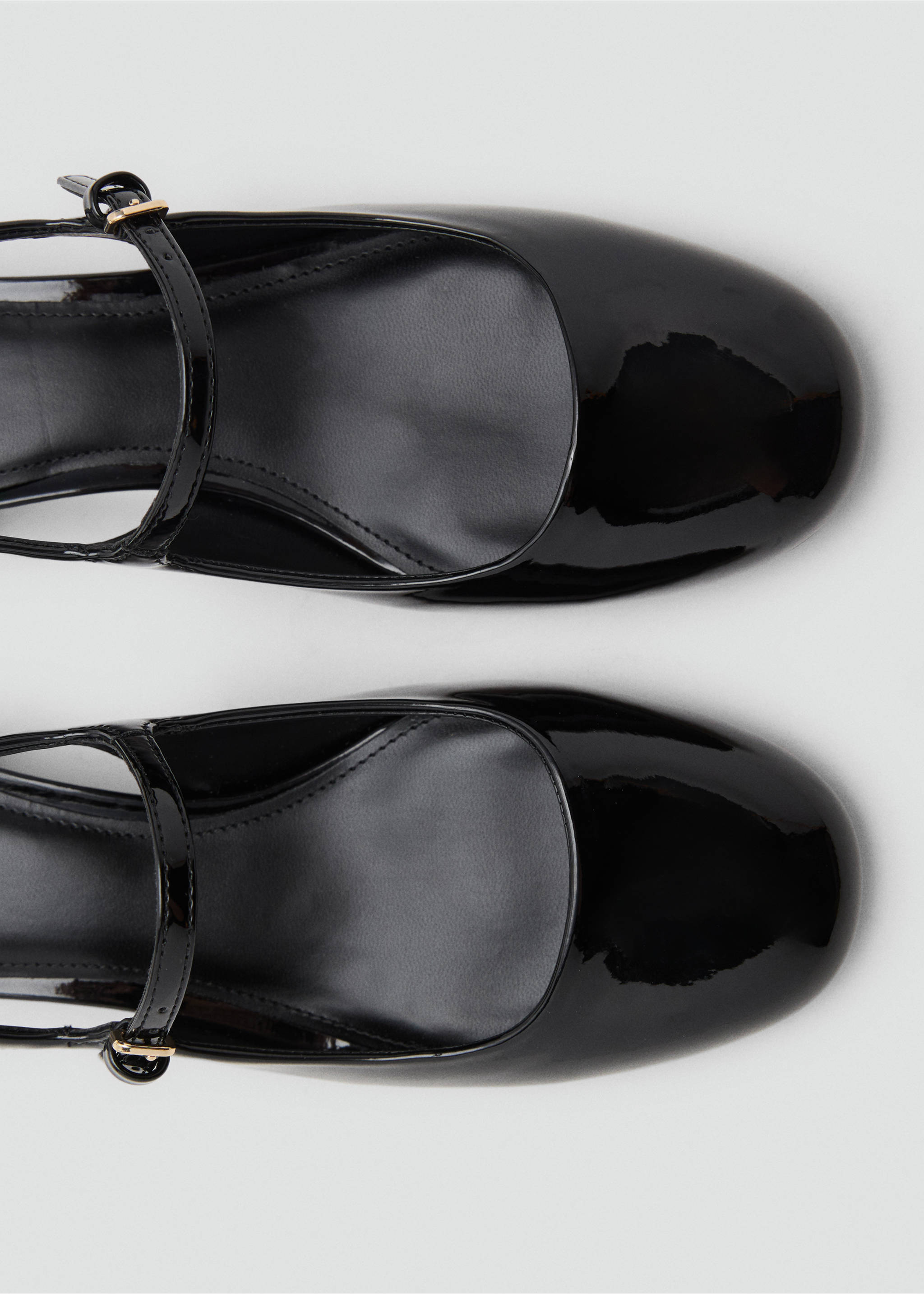 Patent leather block-heel shoes - Details of the article 2, Black. Ref: 17032031-00.