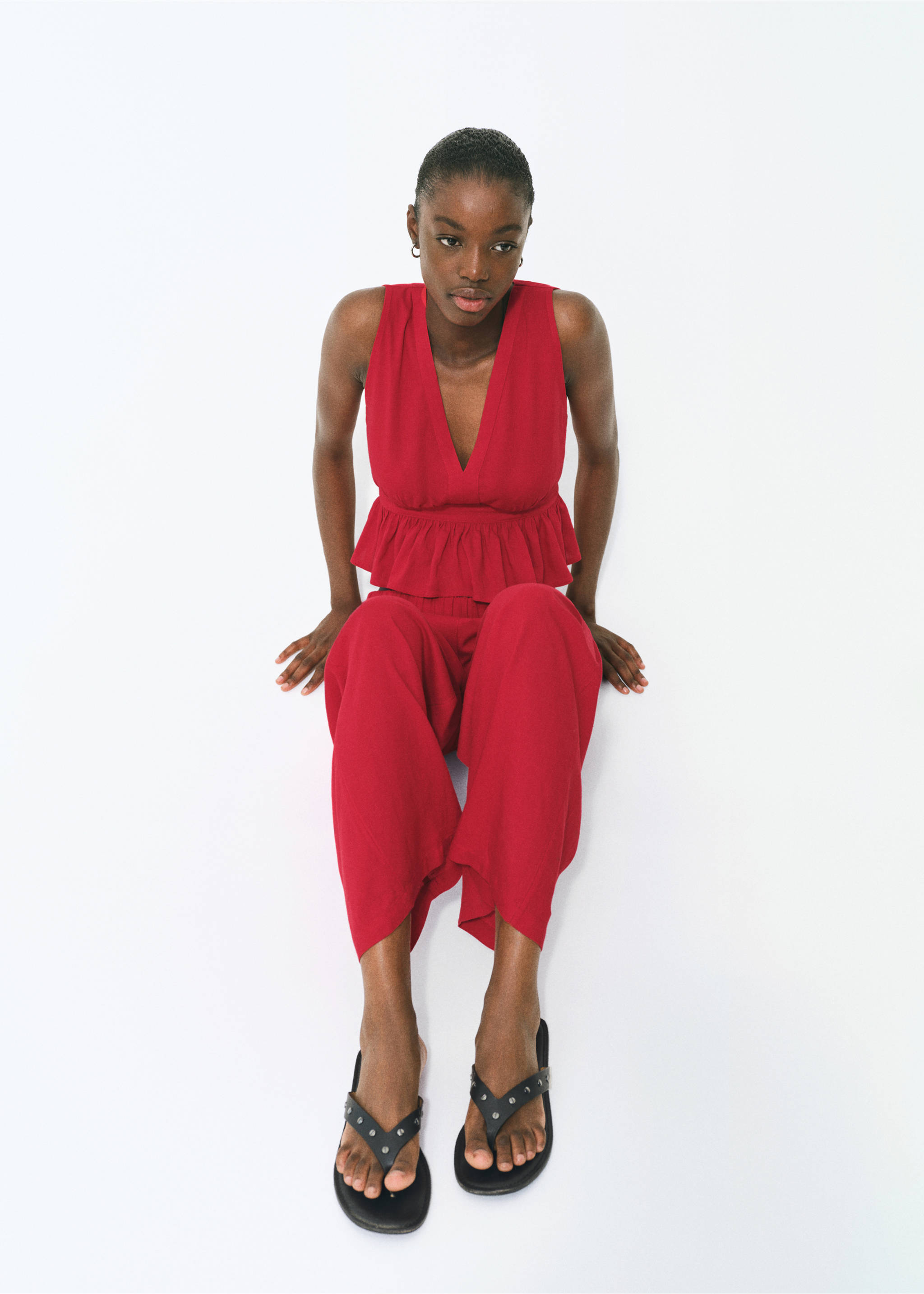 Linen trousers with elastic waistband - Details of the article 5, Red. Ref: 17032534-00.