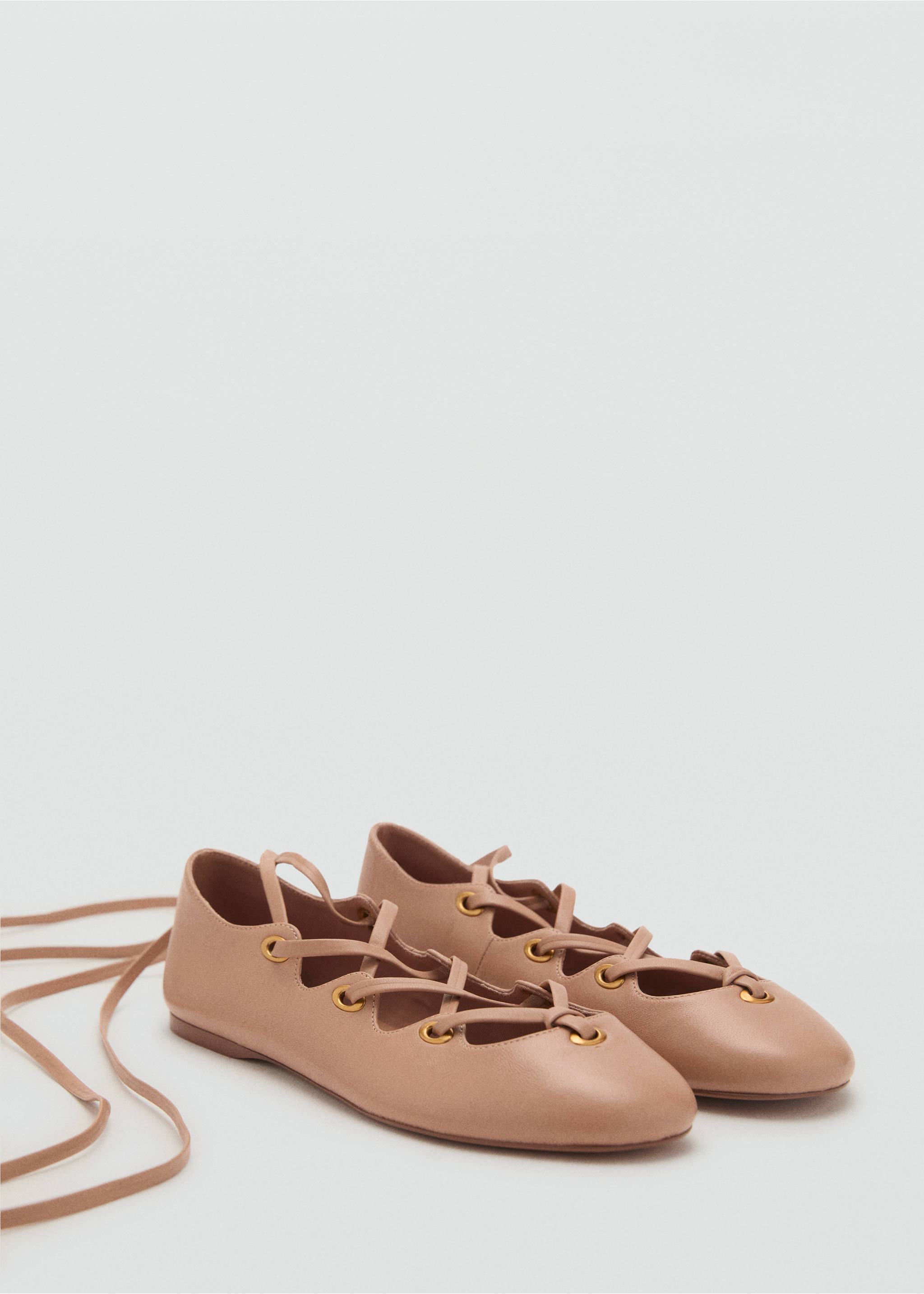 Leather ballet flats with crossed straps - Medium plane, Nude. Ref: 17032894-00.