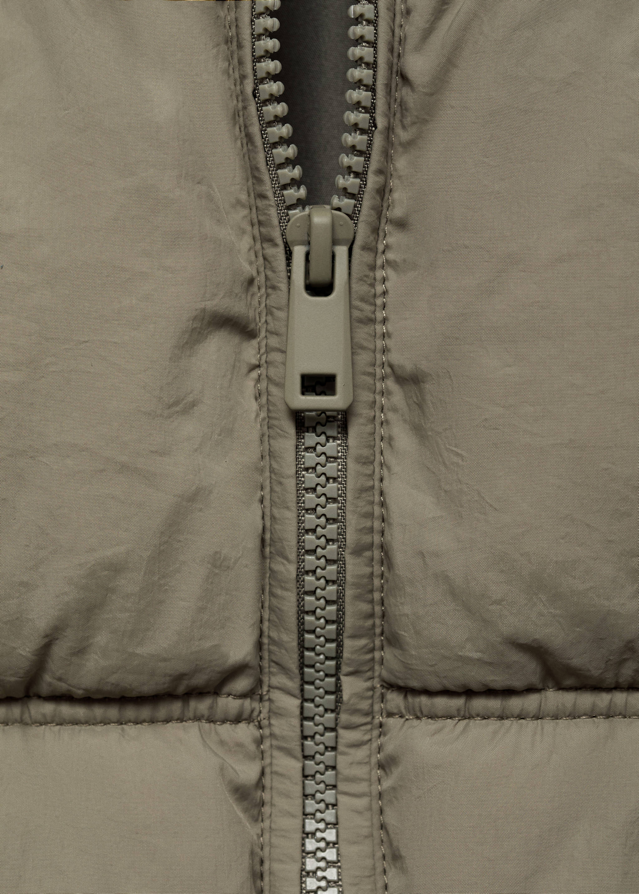 Gilet matelassé à capuche - Détail de l'article 8