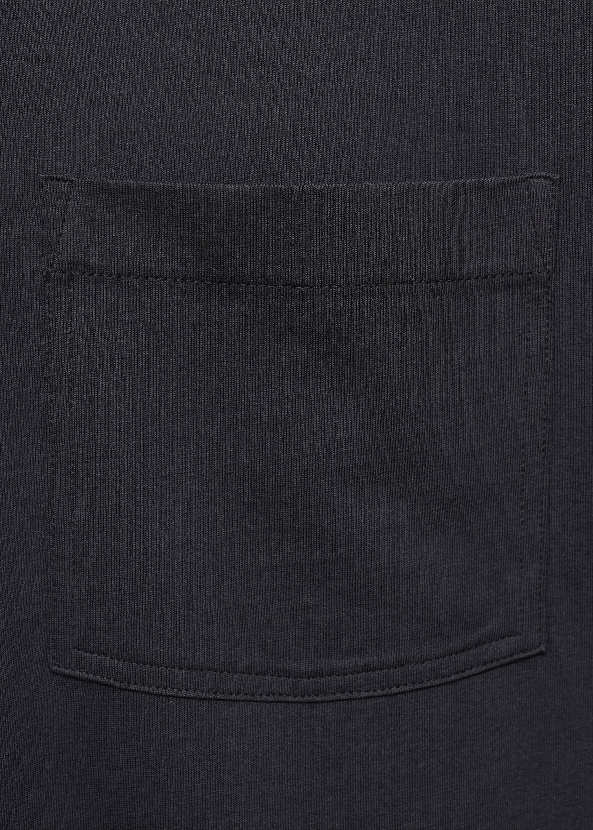 T-shirt 100 % coton boxy-fit avec poche - Détail de l'article 0, Noir. Ref: 17032900-00.