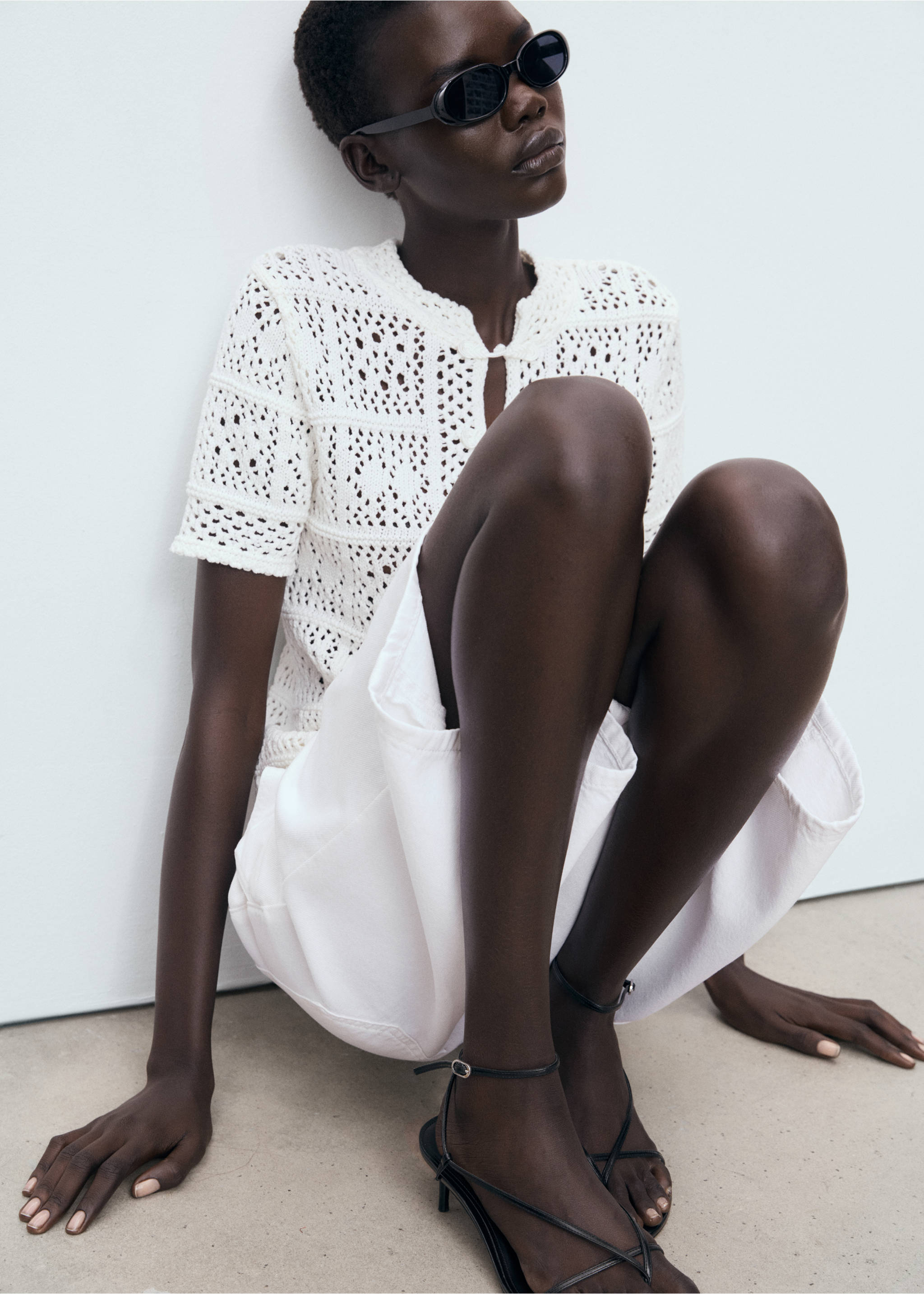 Short-sleeved crochet cardigan - Details of the article 2, White. Ref: 17032904-00.