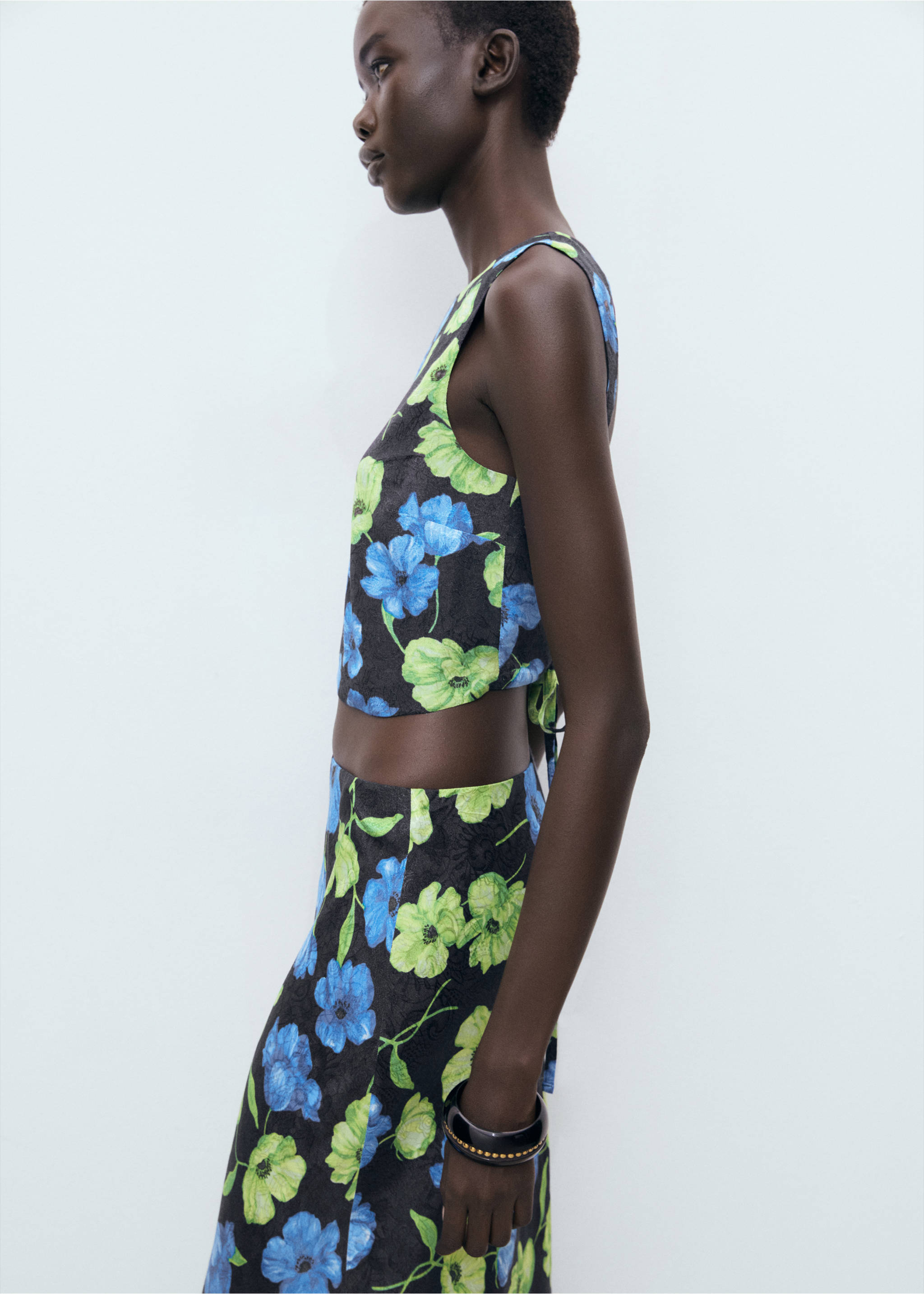 Floral-print long skirt - Details of the article 1, Black. Ref: 17032910-00.