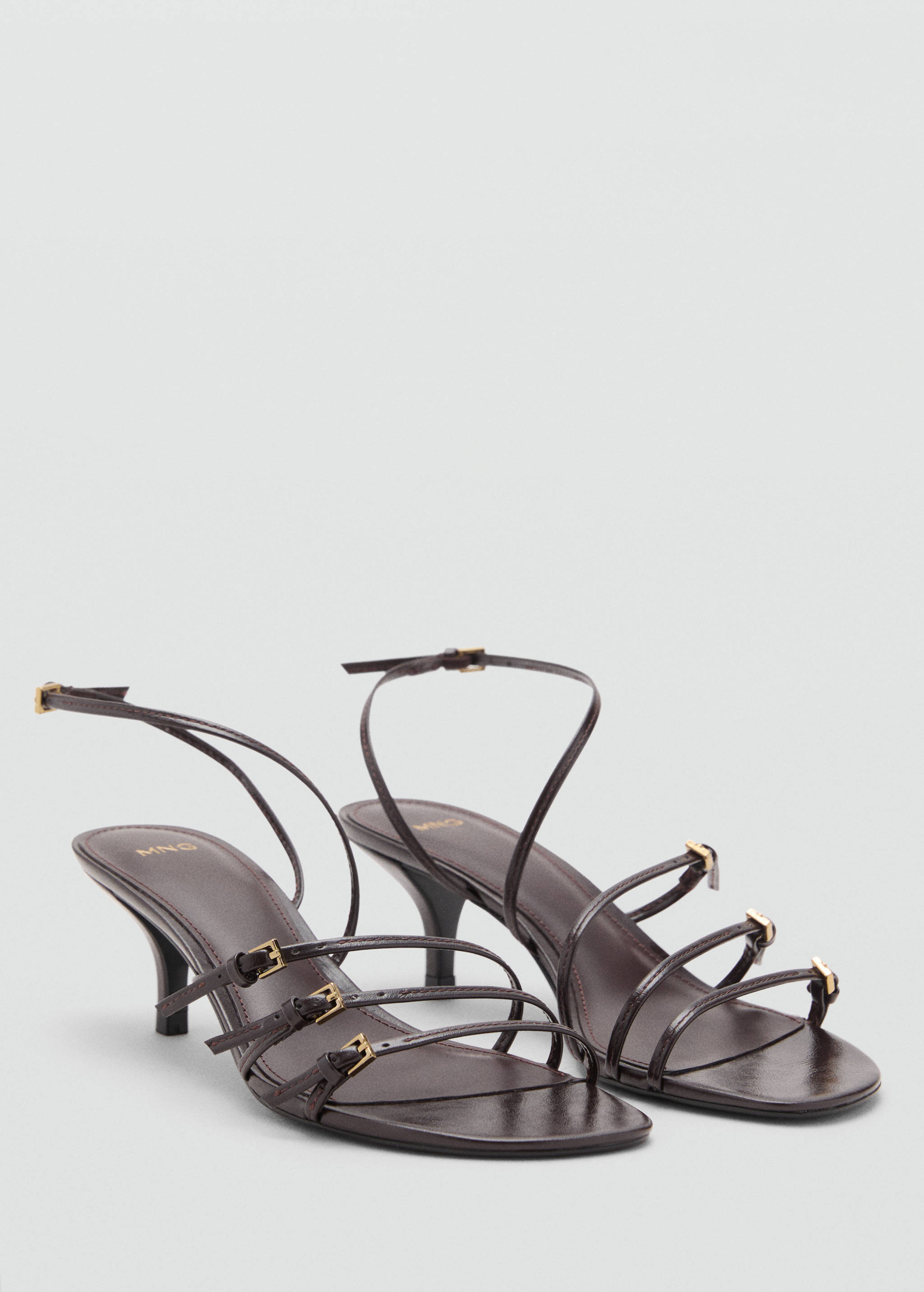Kitten-heel sandals with buckle - Medium plane