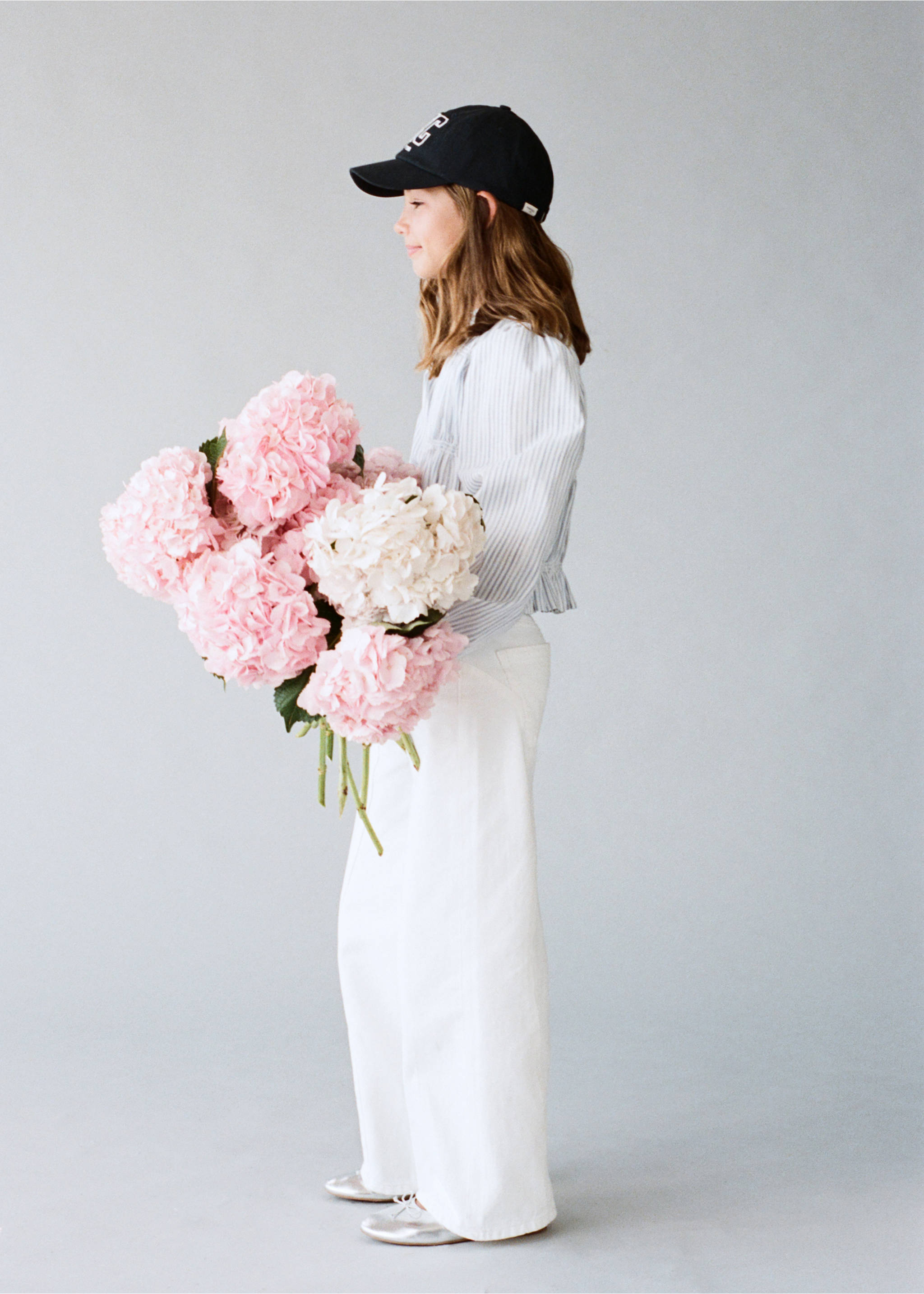 Wide-leg jeans with seam detail - Details of the article 5, White. Ref: 17033278-00.