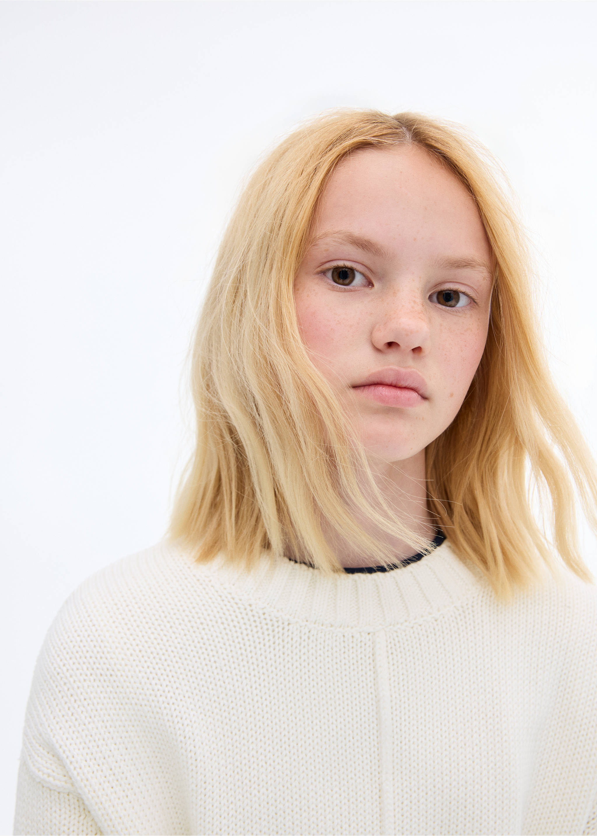 Long-sleeve knitted sweater - Details of the article 1, Off White. Ref: 17033280-00.