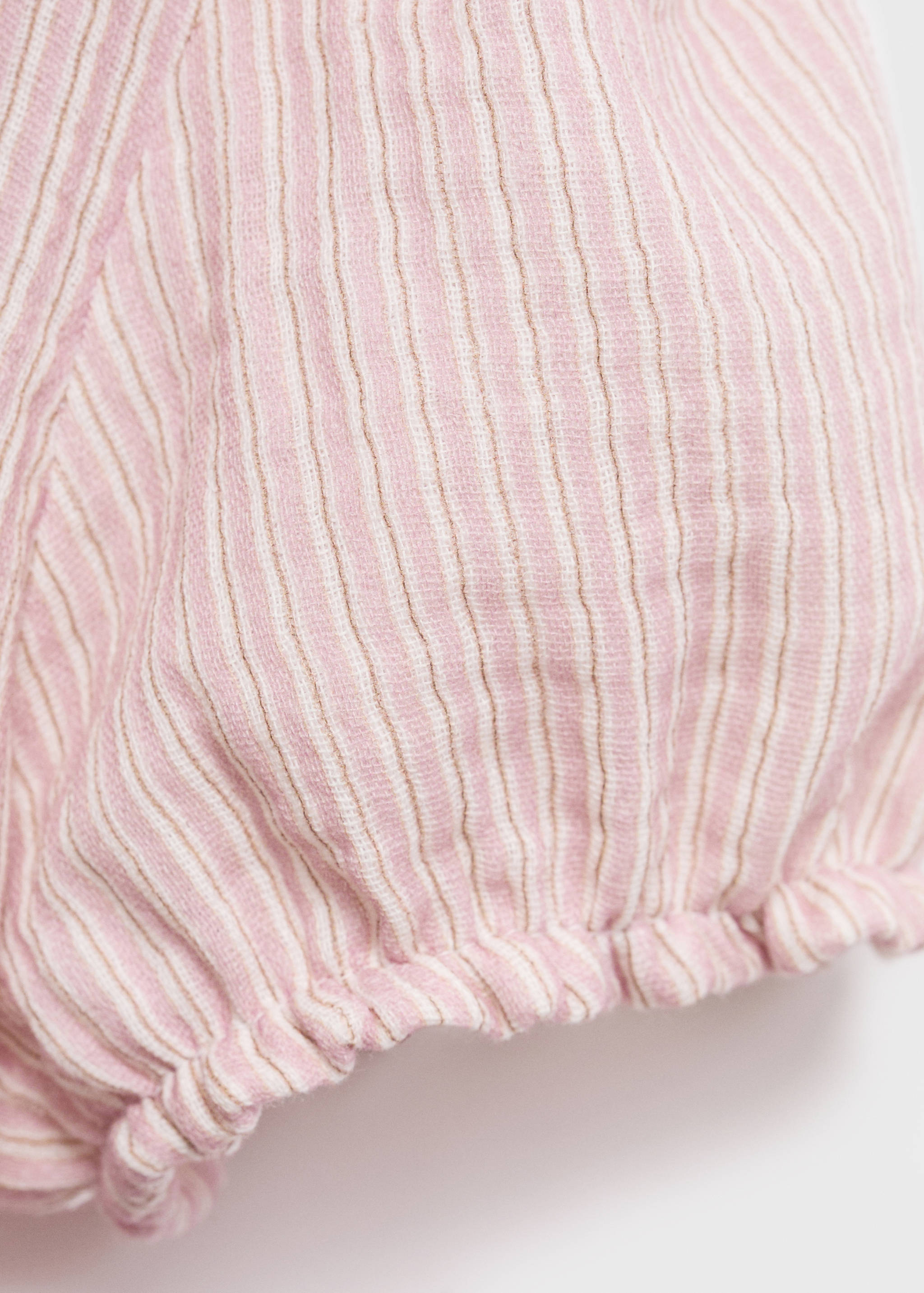 Gestreifte Bluse mit Babydoll-Kragen - Detail des Artikels 8