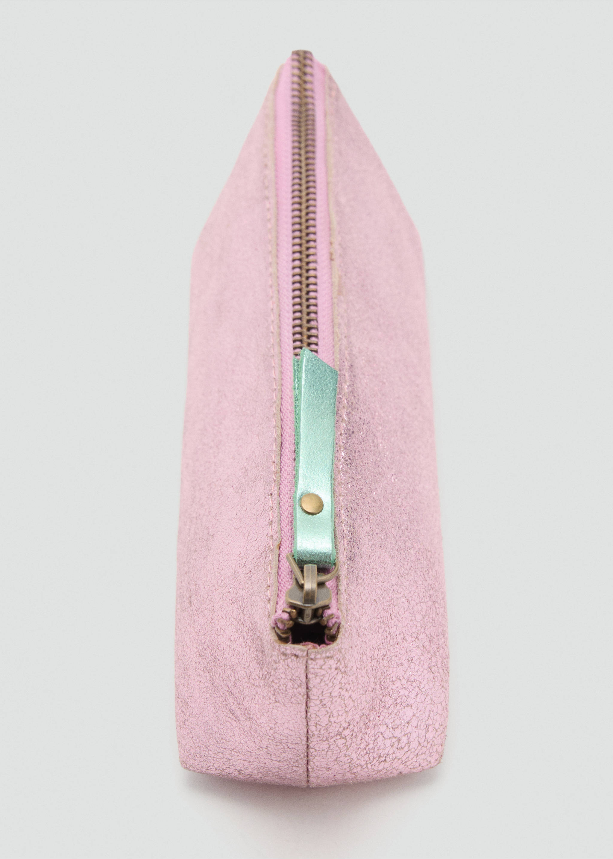 Estojo de pele com efeito metalizado - Pormenor do artigo 1, Rosa. Ref: 17033300-00.