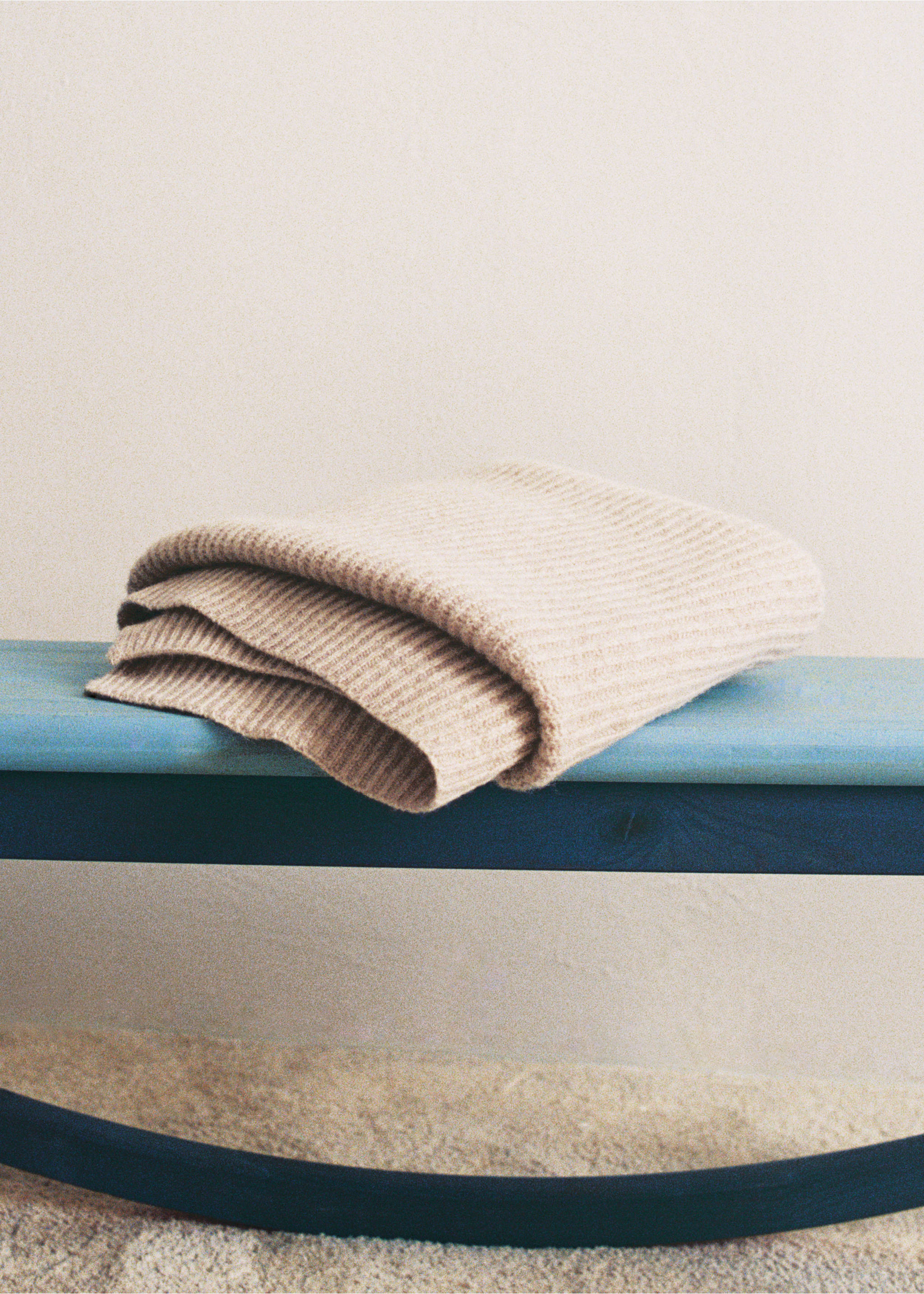 Children's cashmere wool knitted blanket - Details of the article 5, Sand. Ref: 17033320-00.