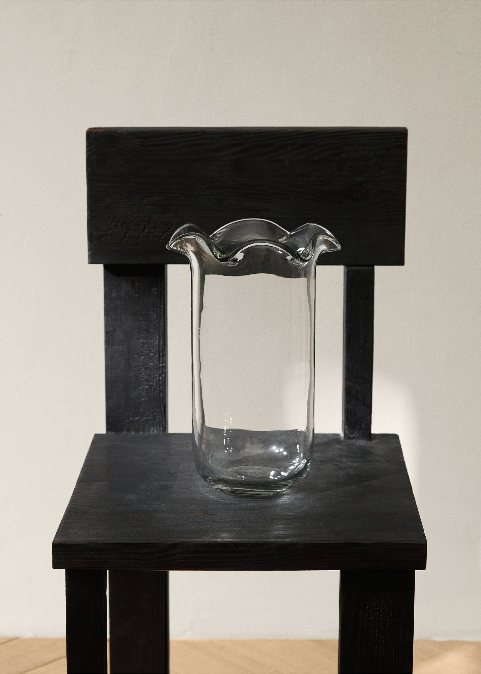 Recycled glass vase with waves - General plane, Ice Grey. Ref: 17033322-00.