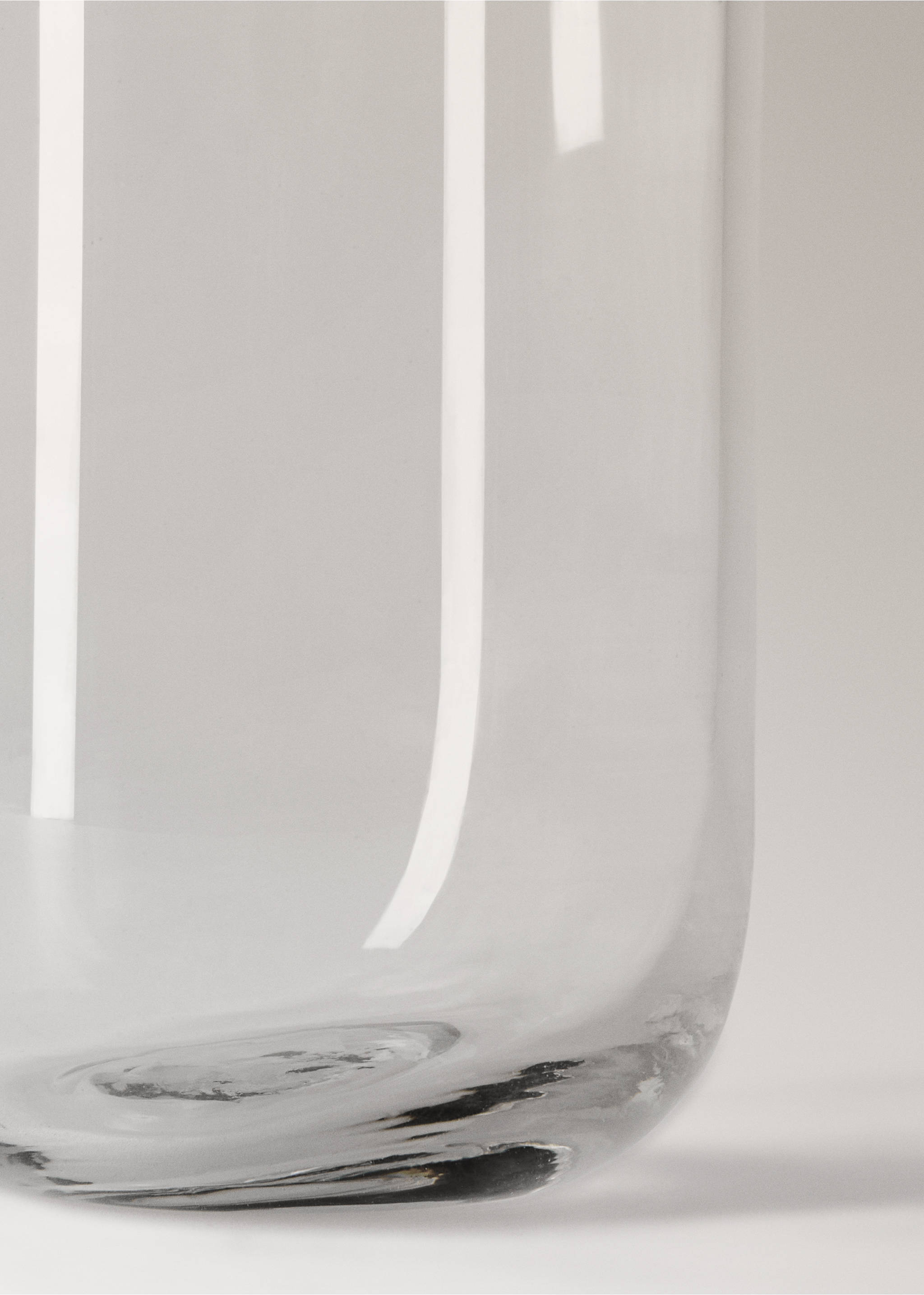 Recycled glass vase with waves - Details of the article 3, Ice Grey. Ref: 17033322-00.