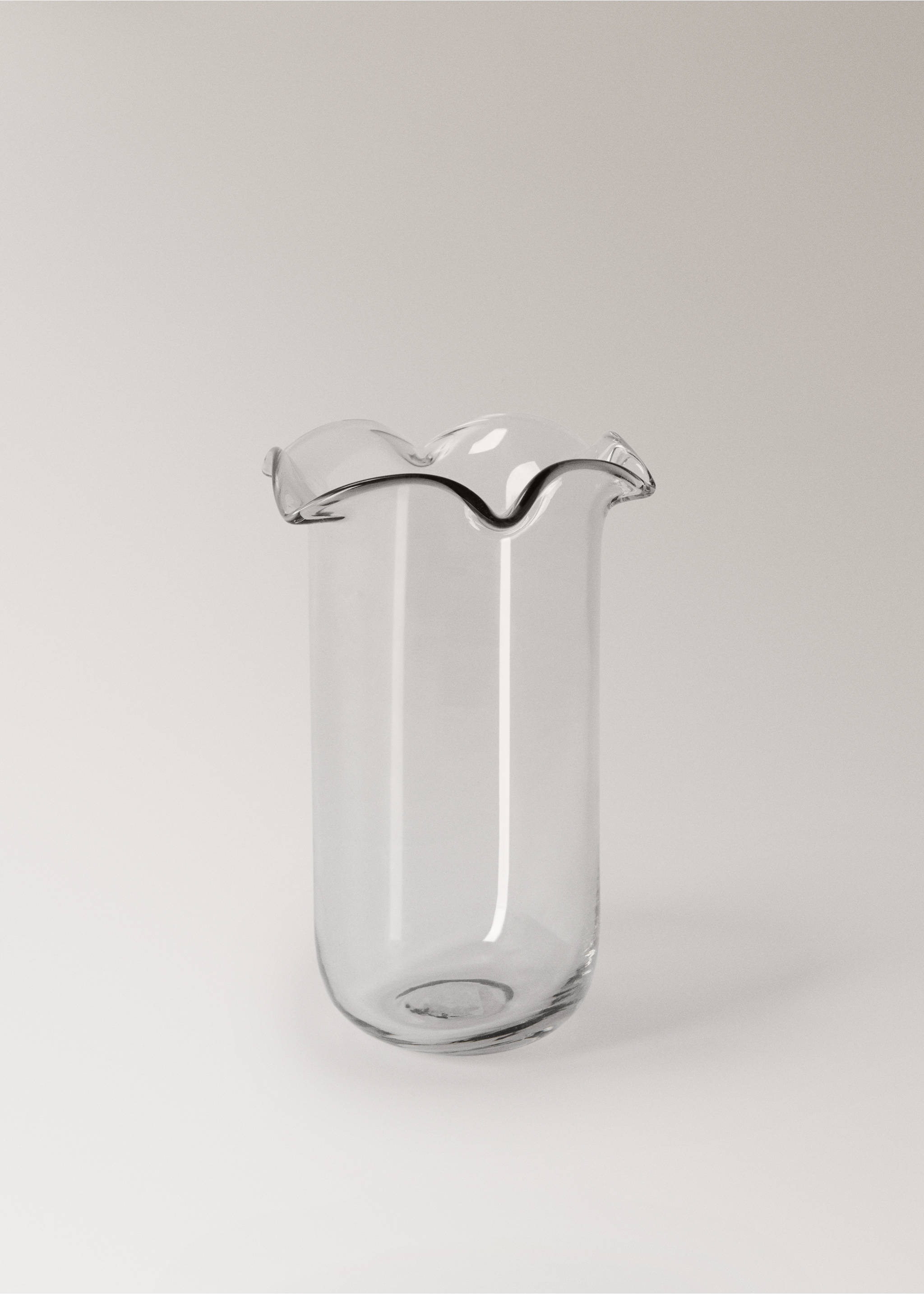 Recycled glass vase with waves - Article without model, Ice Grey. Ref: 17033322-00.