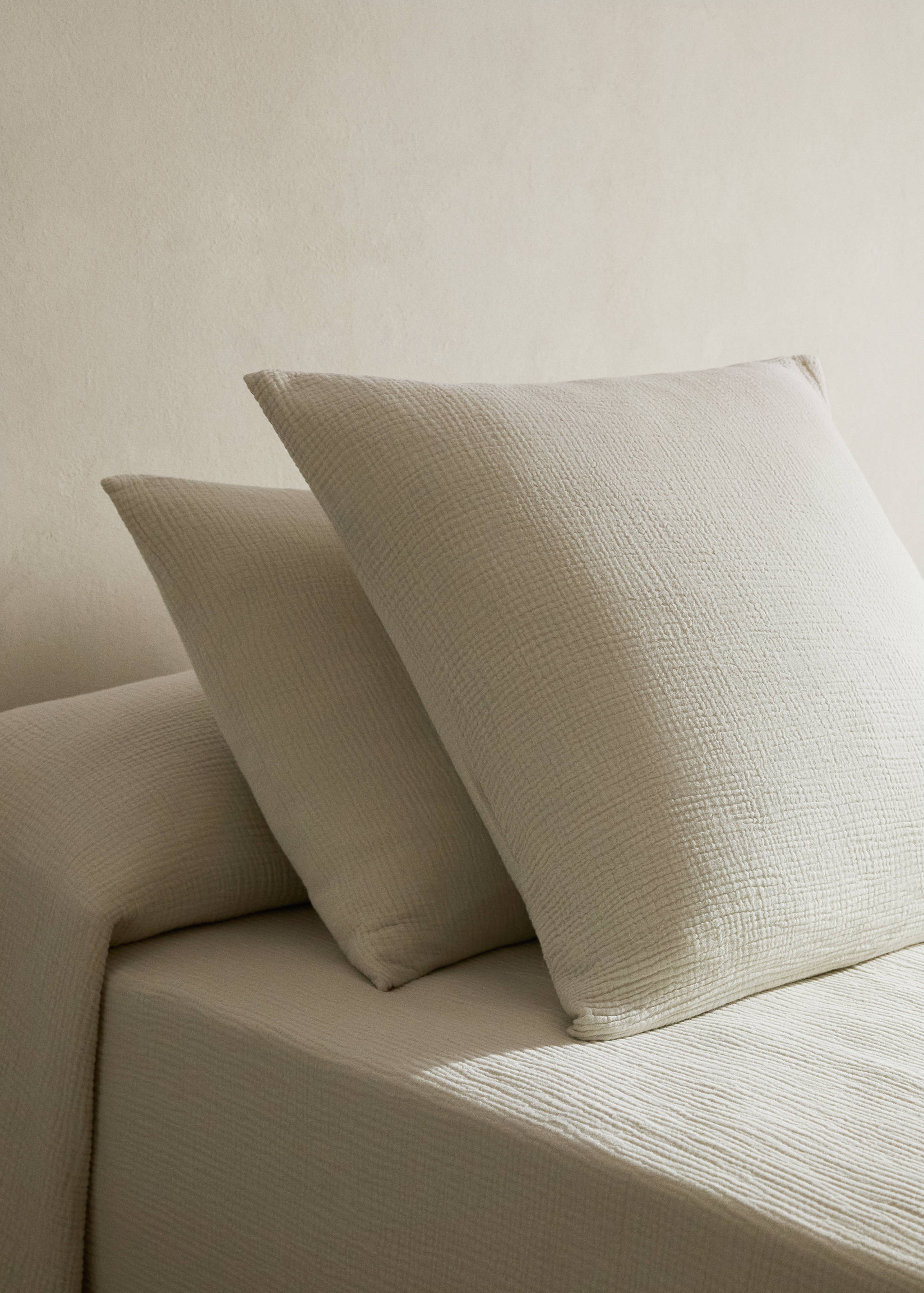 Two cotton gauze pillowcases 50x75cm - General plane