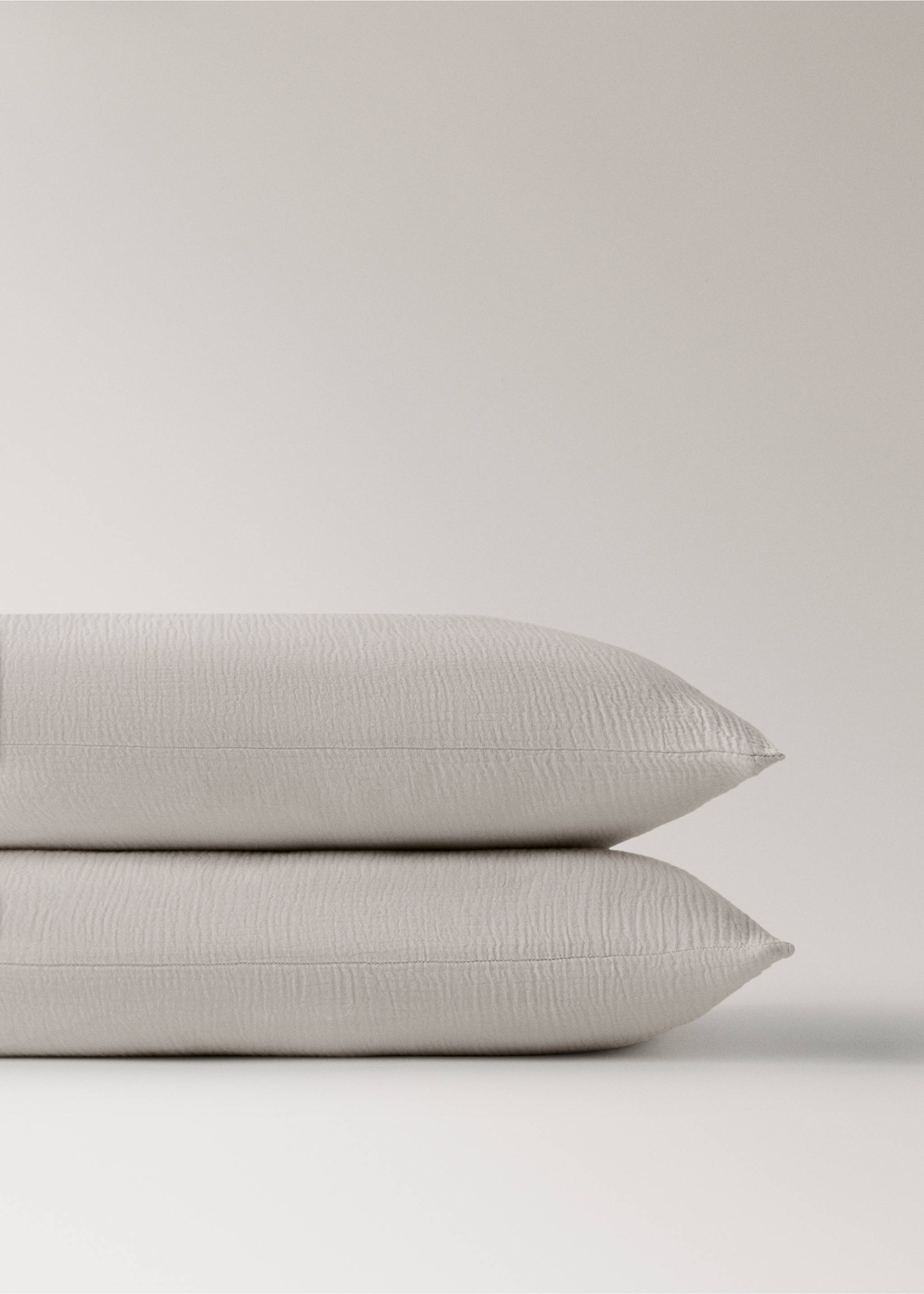 Two cotton gauze pillowcases 50x75cm - Details of the article 1, Grey. Ref: 17033823-00.