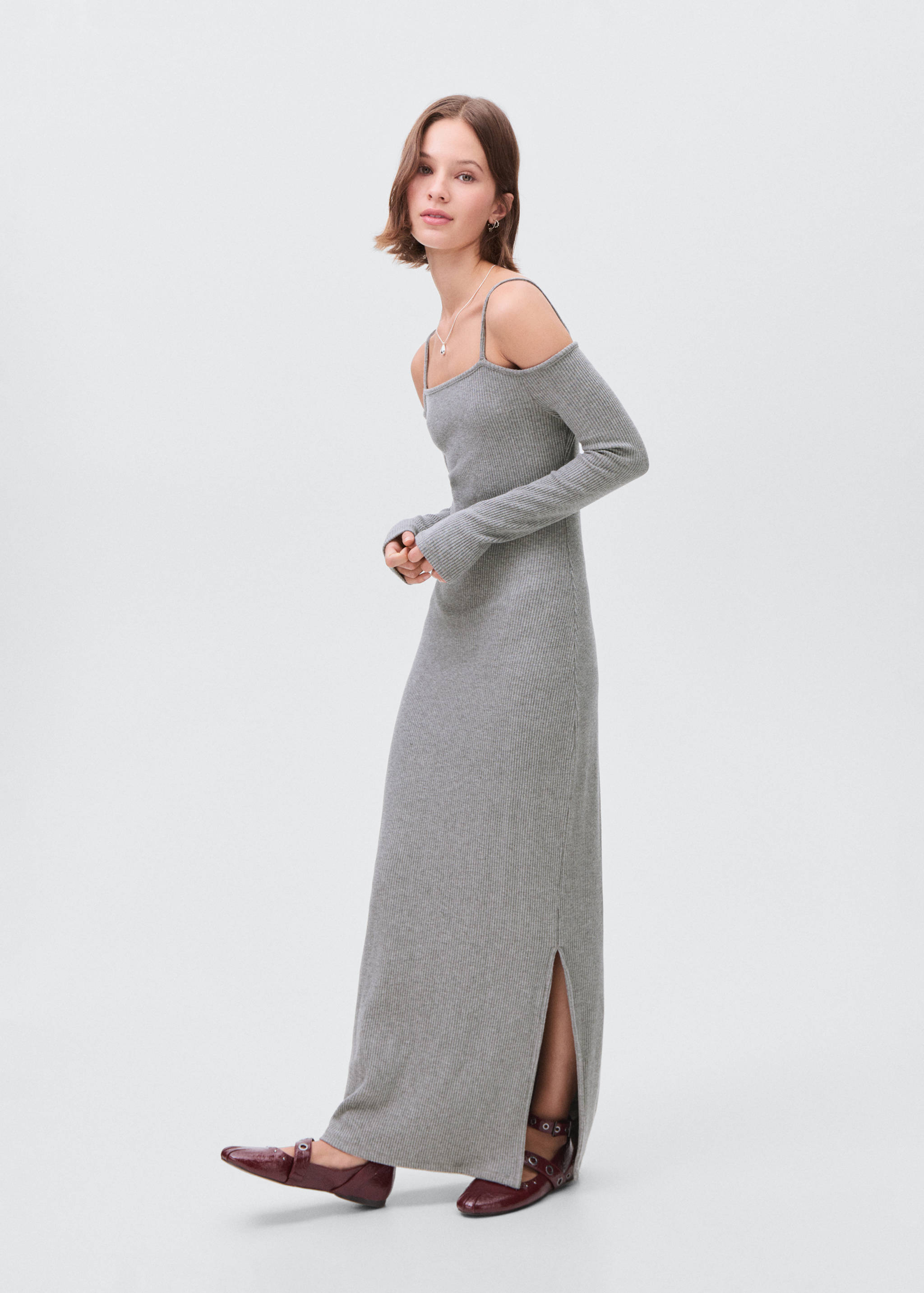 Rochie cut-out din tricot - Plan general