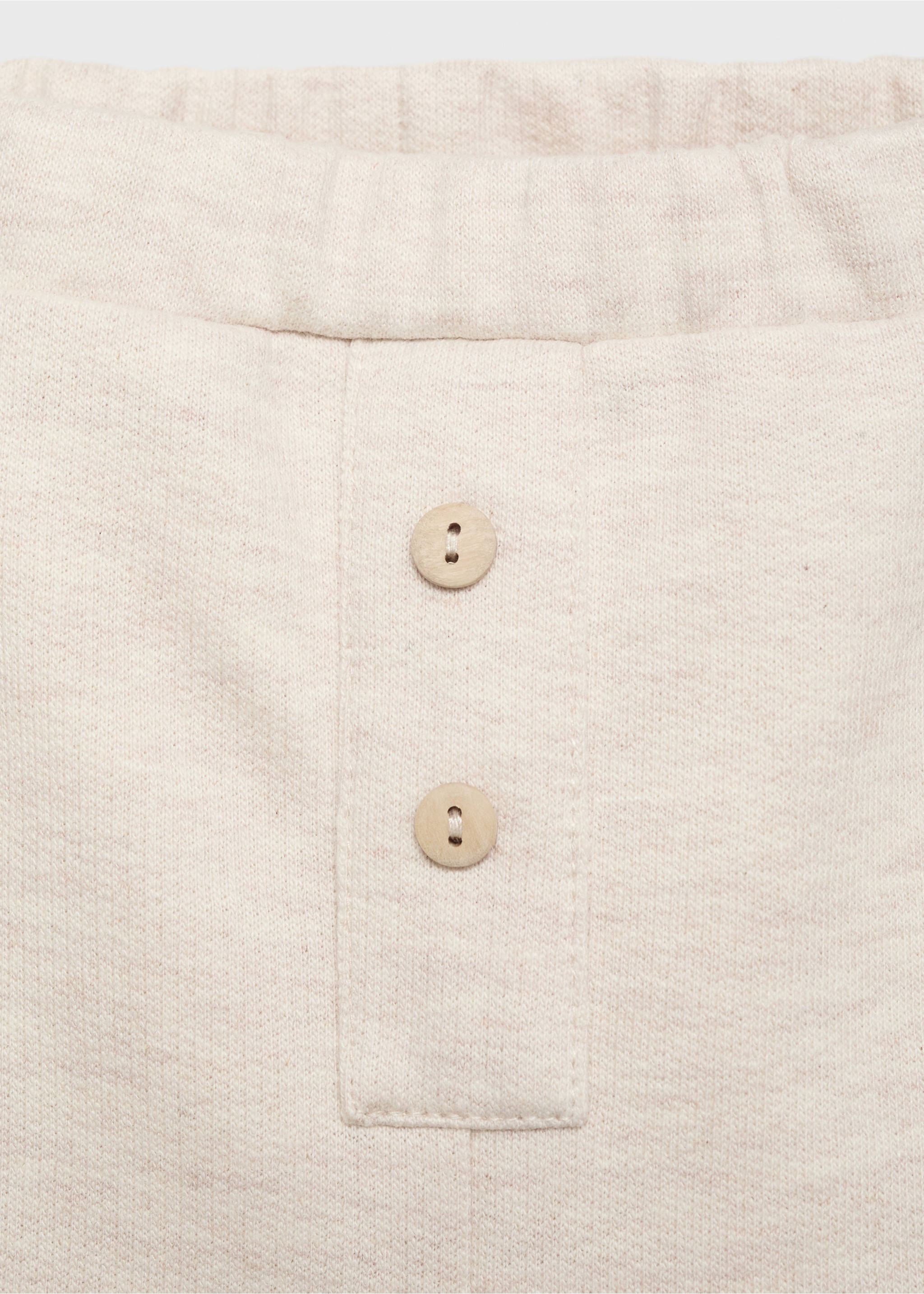 Cargo joggers with button detail - Details of the article 8, Sand. Ref: 17034082-00.
