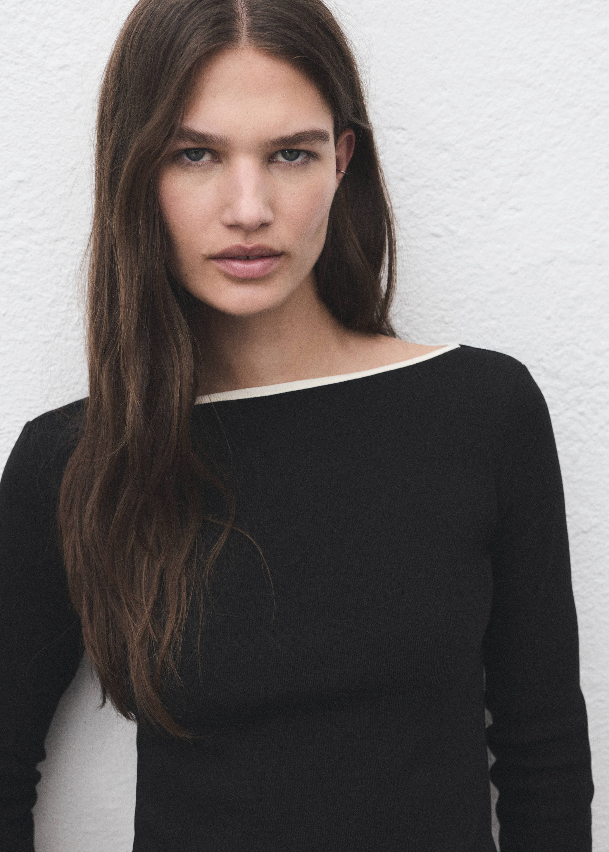Cotton t-shirt with buttoned cuffs - Details of the article 1