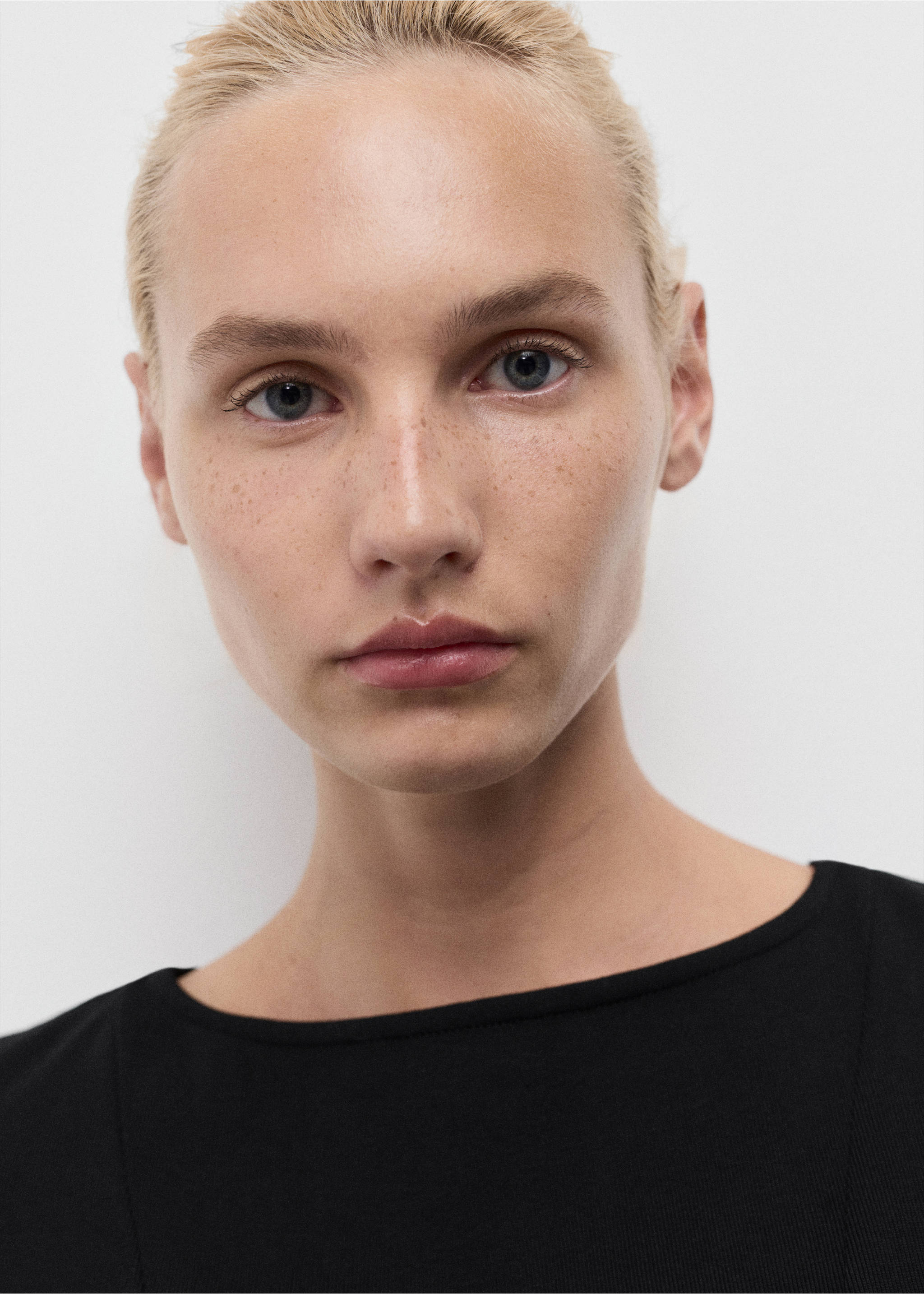 A-line cotton tee - Details of the article 1, Black. Ref: 17034086-00.