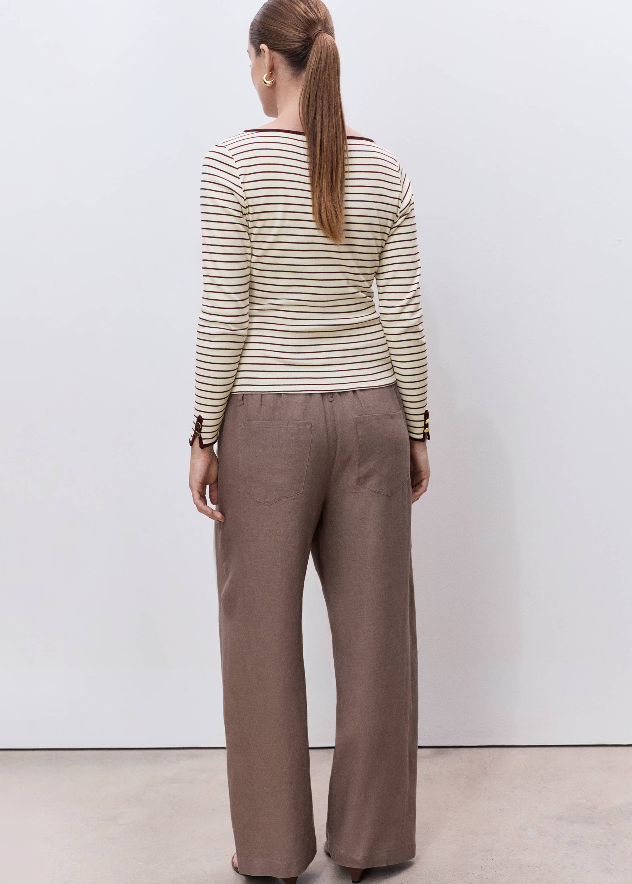 Cotton maternity t-shirt with buttoned cuffs - Reverse of the article
