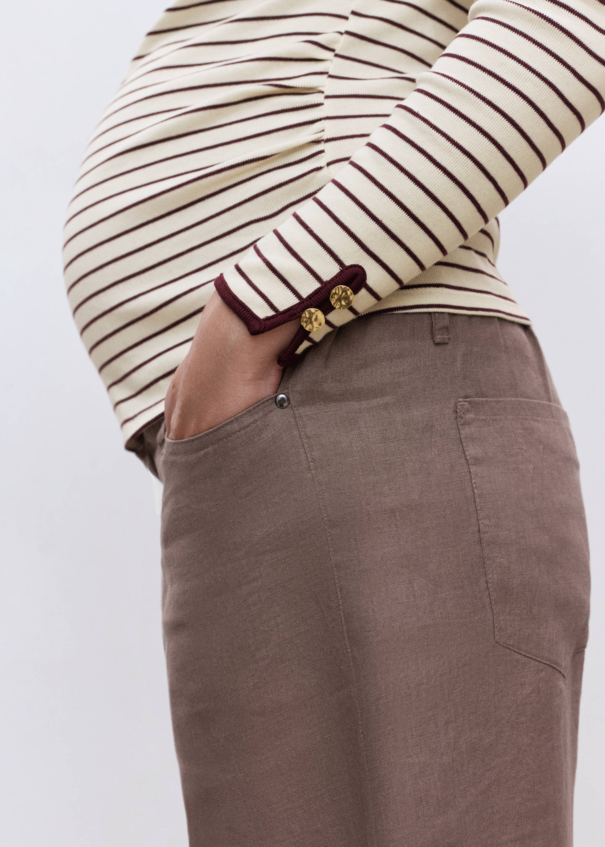 Cotton maternity t-shirt with buttoned cuffs - Details of the article 1