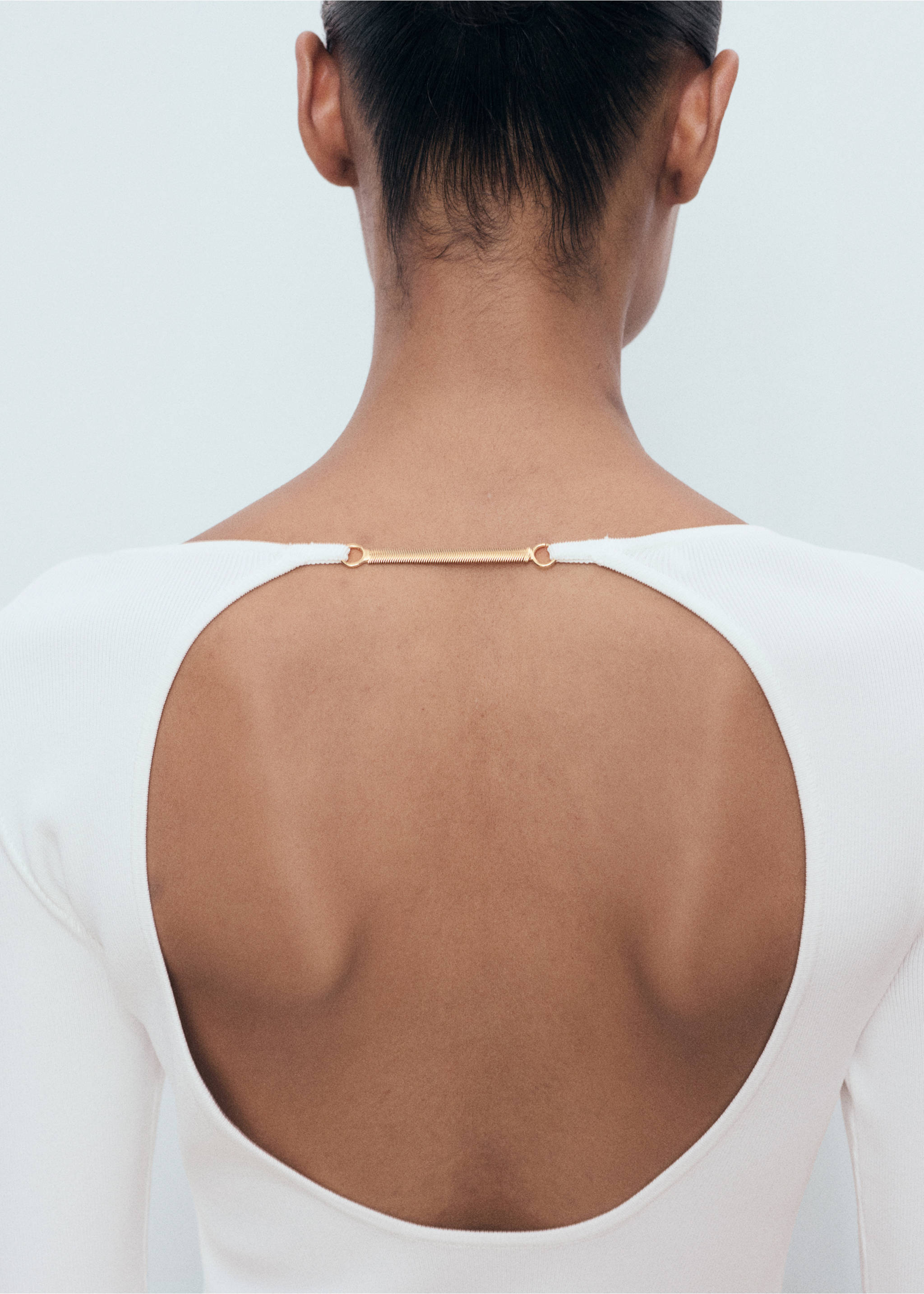 Open-back knitted dress - Details of the article 6, Off White. Ref: 17034100-00.