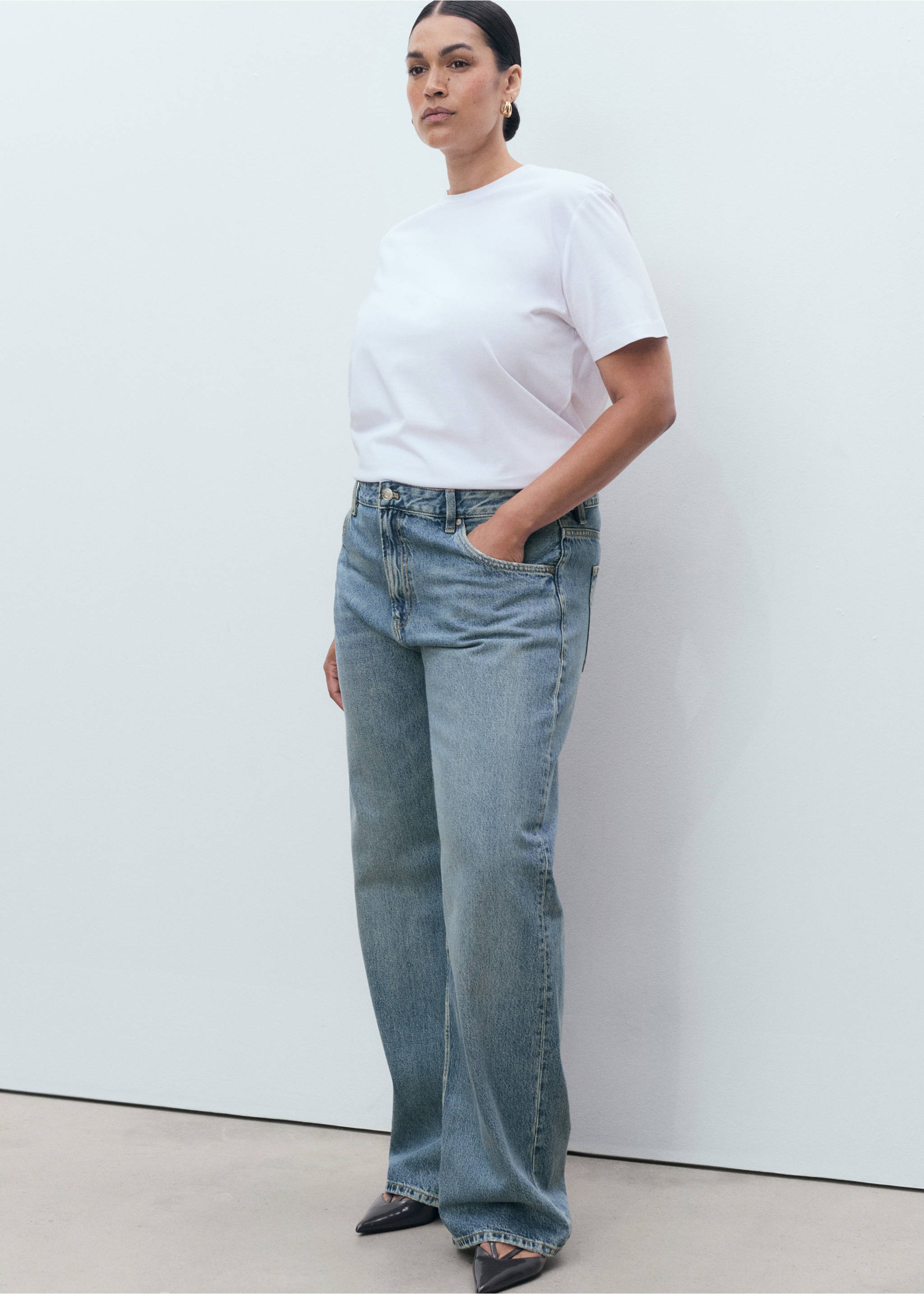 Miami straight-fit mid-rise jeans - Detail van het artikel 6, Middenblauw. Ref: 17034103-00.