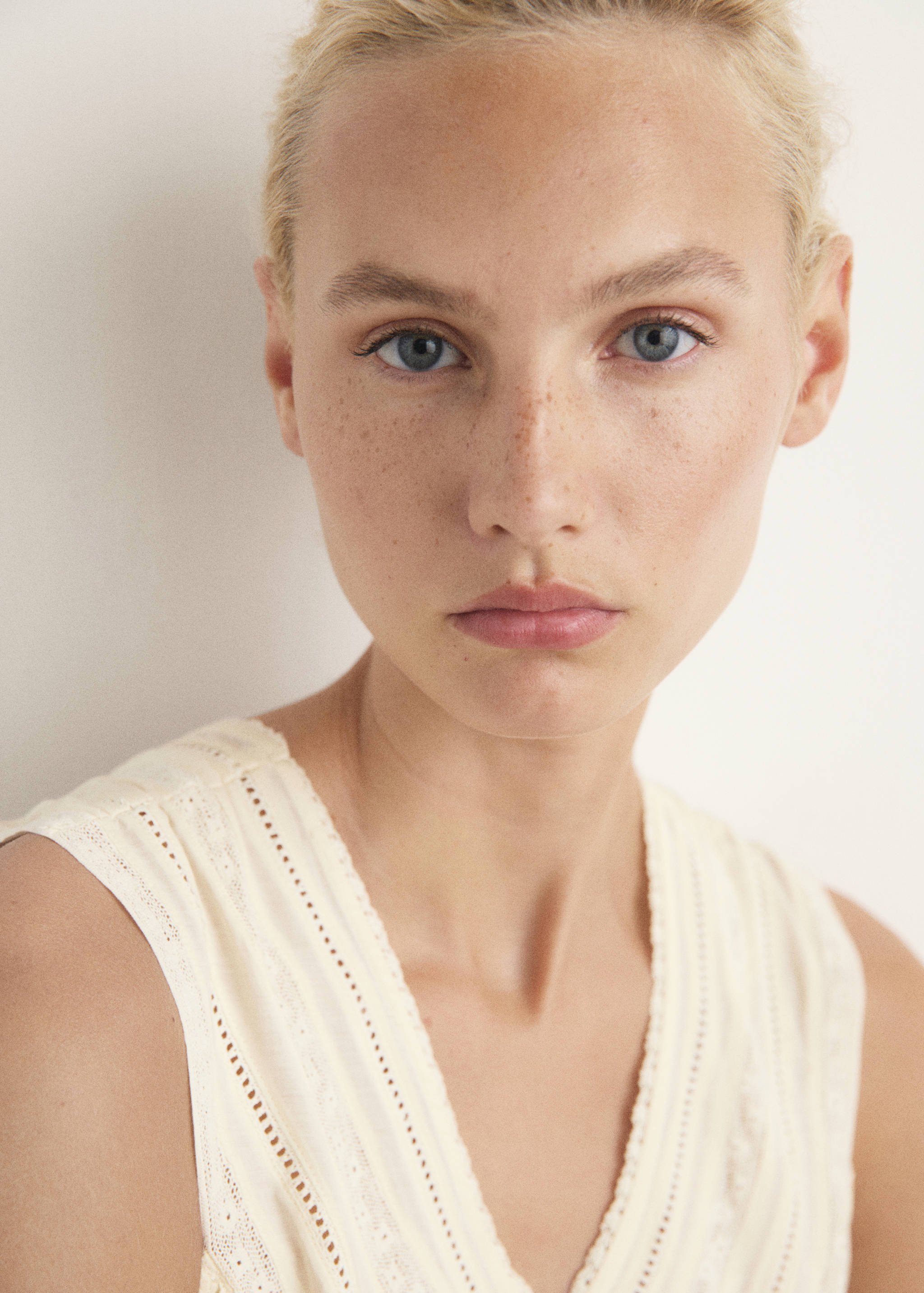 Chemise de nuit coton dentelle et plis nervurés - Détail de l'article 1