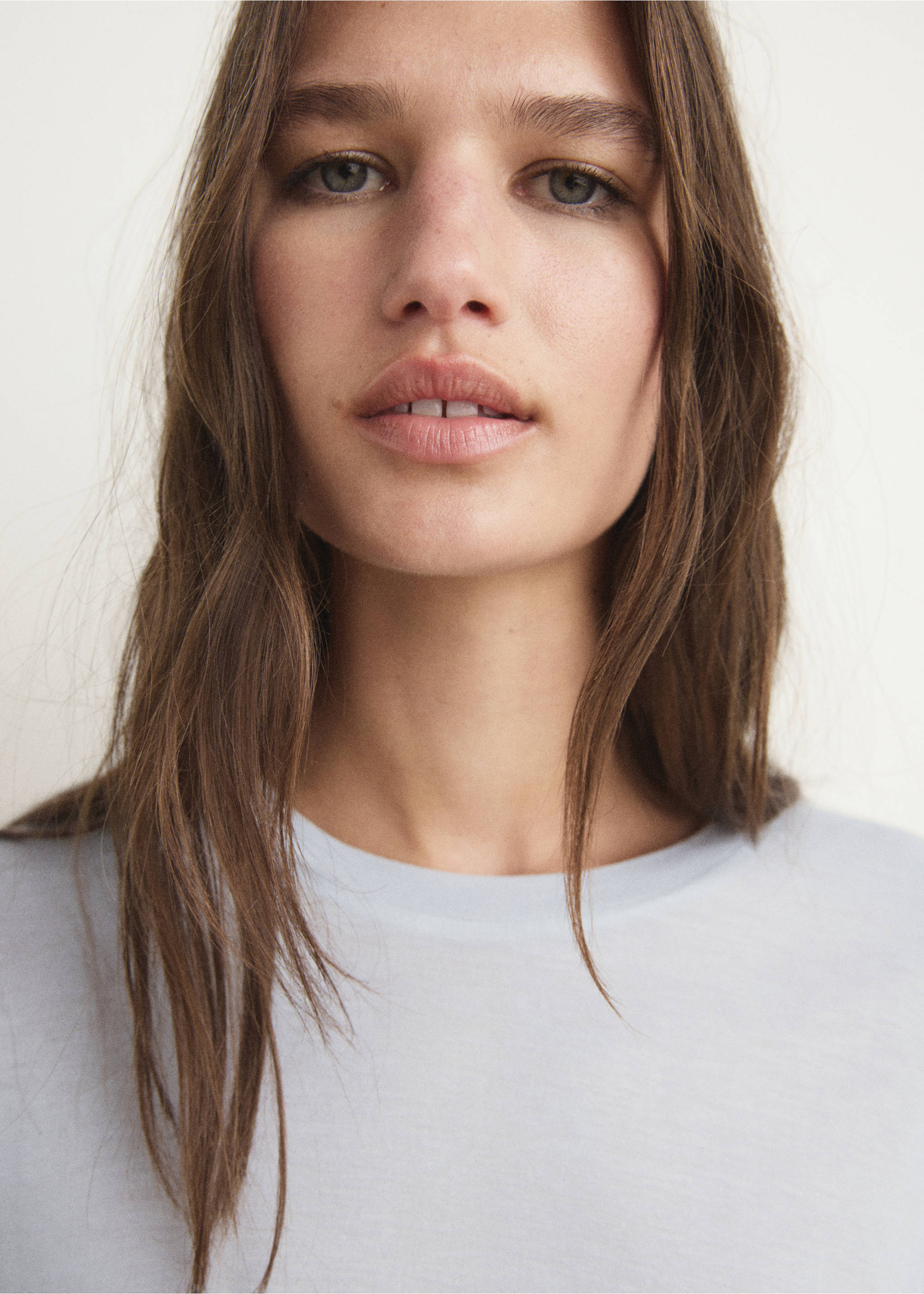 Garment washed t-shirt - Details of the article 1, Light/Pastel Grey. Ref: 17034105-00.