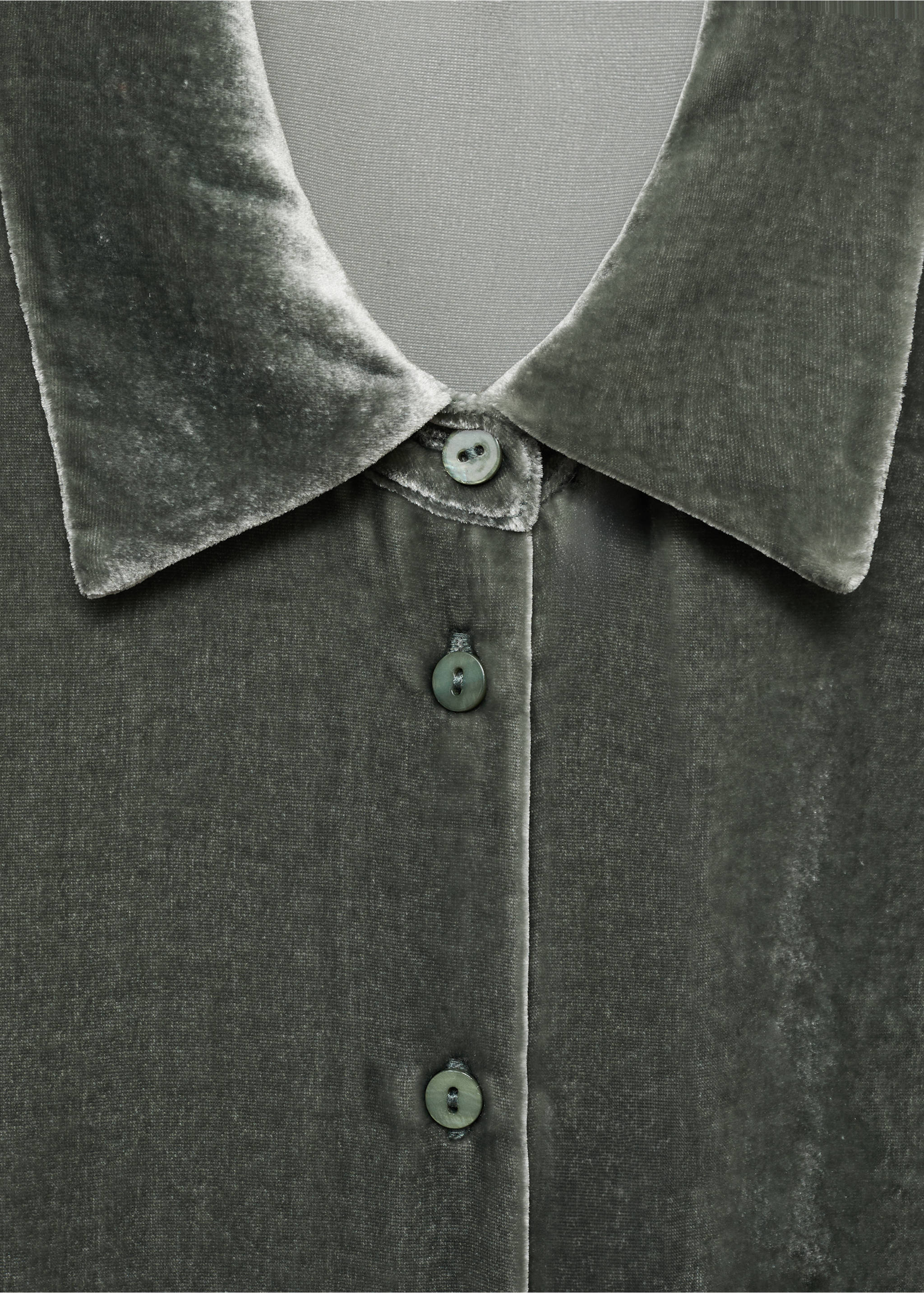 Camisa velvet seda - Detall de l'article 8, Verd. Ref: 17034110-00.