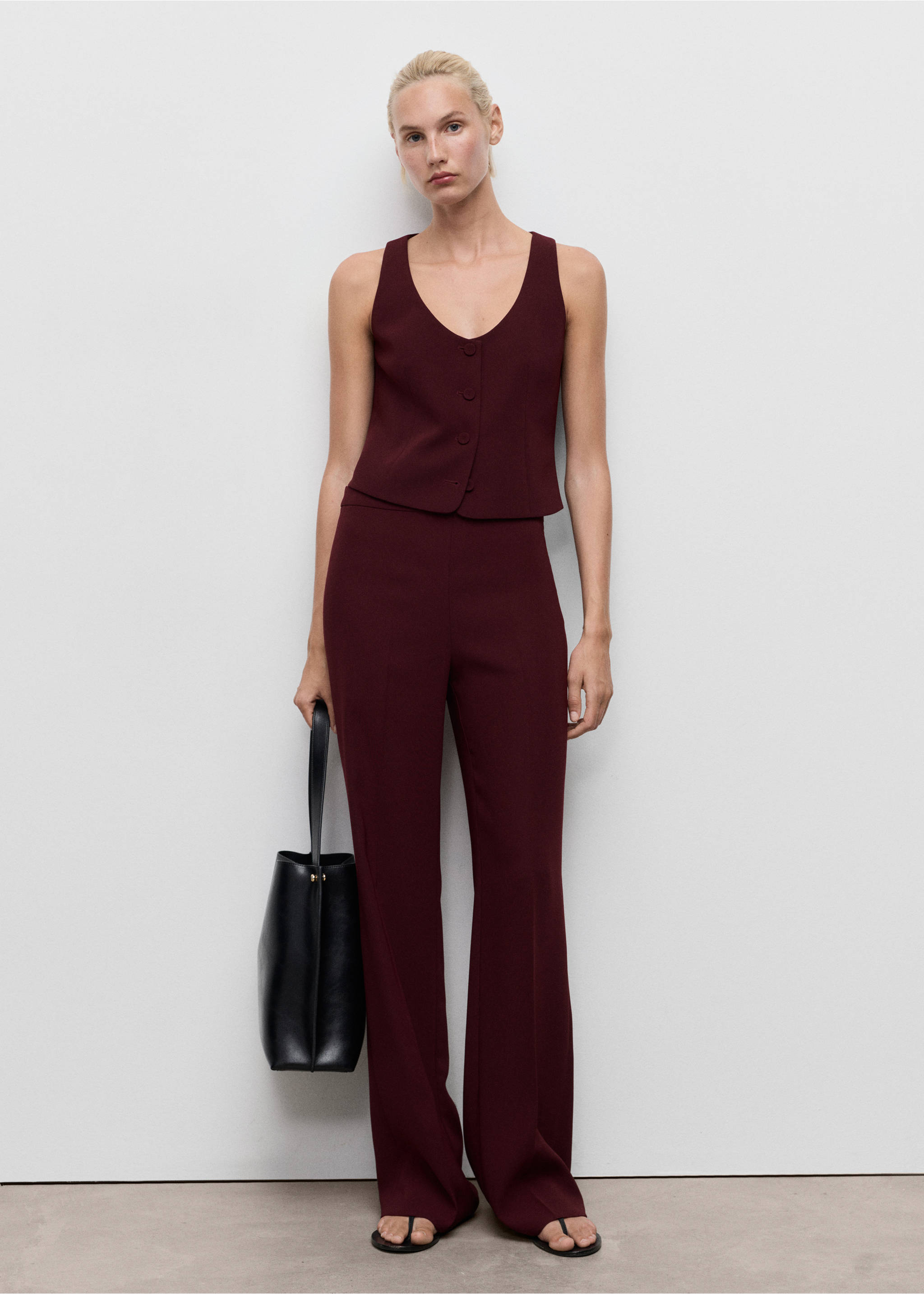 Suit waistcoat with buttons - General plane, Maroon. Ref: 17034119-00.