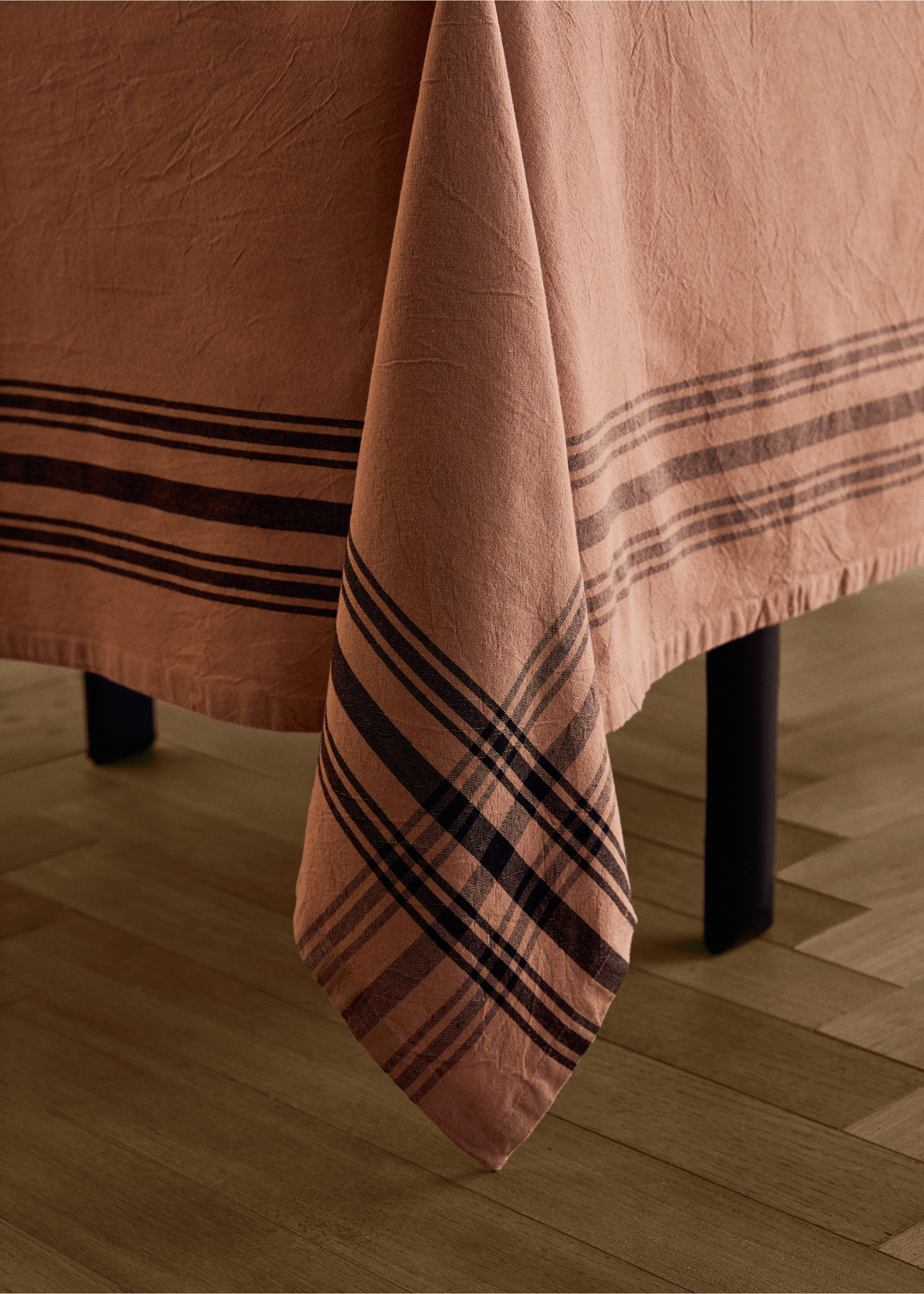 Cotton striped tablecloth for 6 to 8 diners - Details of the article 7, Burnt Orange. Ref: 17034125-00.